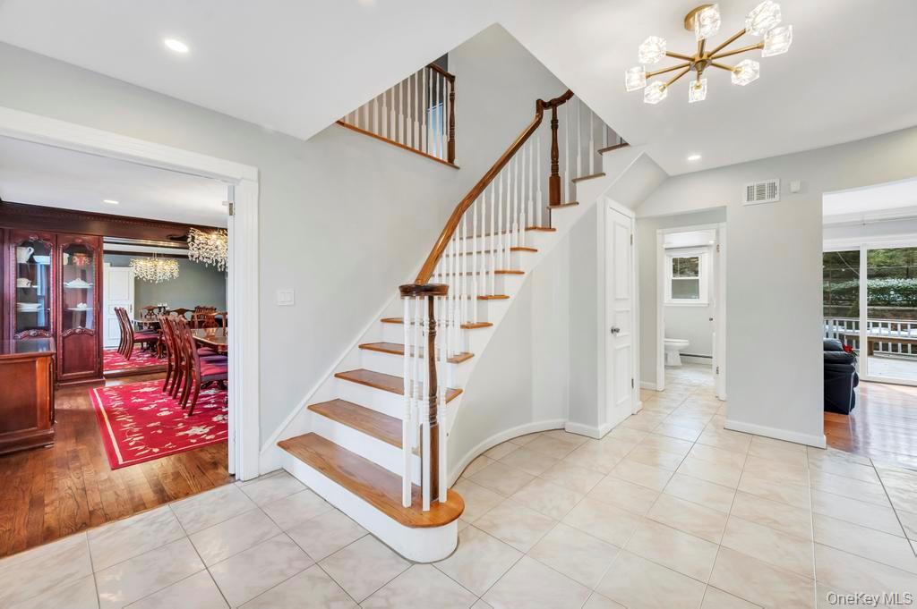 #13 photo, 10 Hunting Hill Road, Woodbury , NY 11797