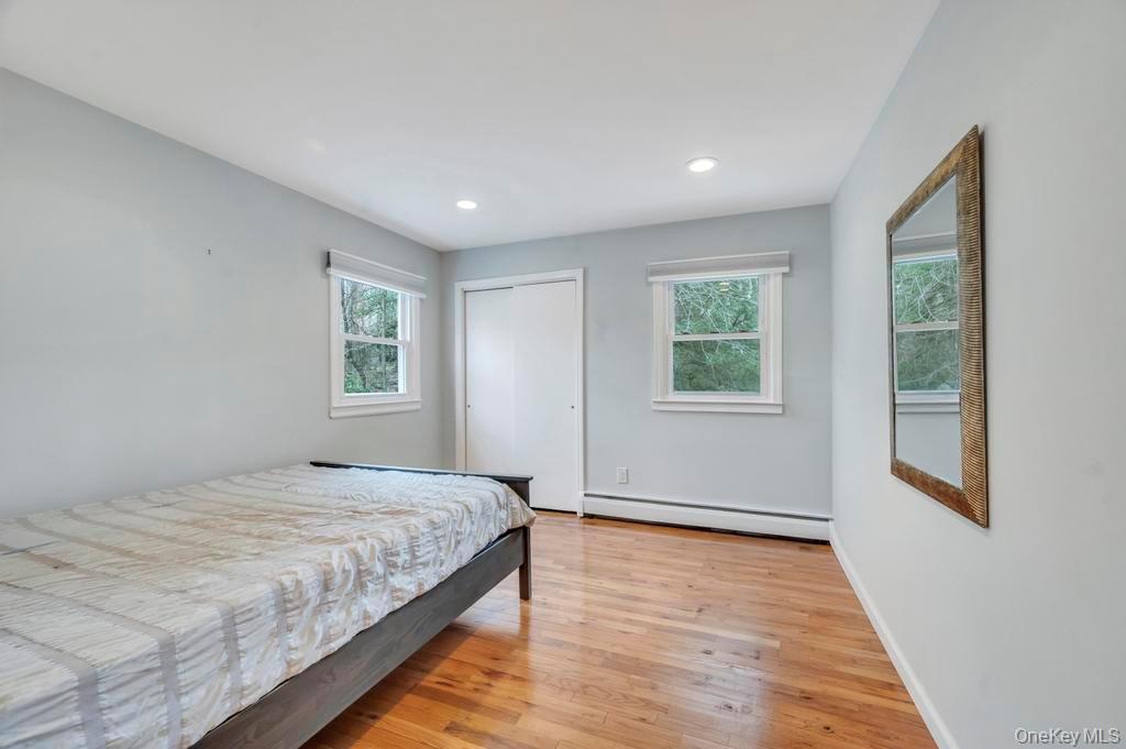 #16 photo, 10 Hunting Hill Road, Woodbury , NY 11797