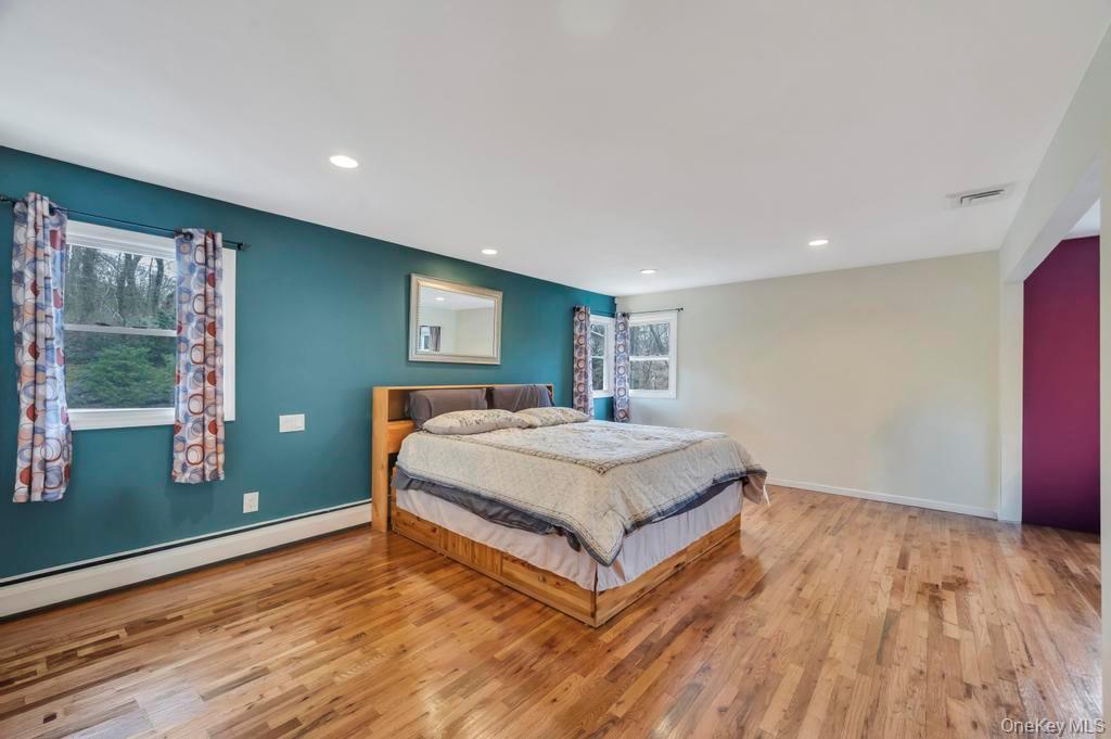 #17 photo, 10 Hunting Hill Road, Woodbury , NY 11797