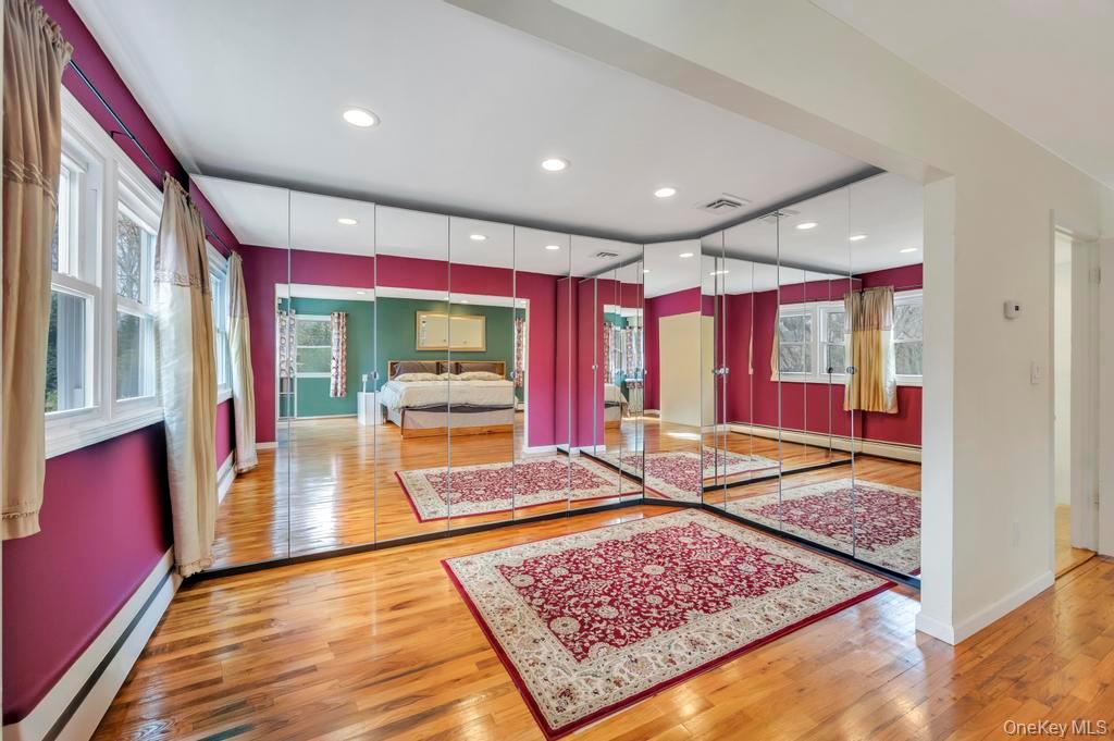 #18 photo, 10 Hunting Hill Road, Woodbury , NY 11797