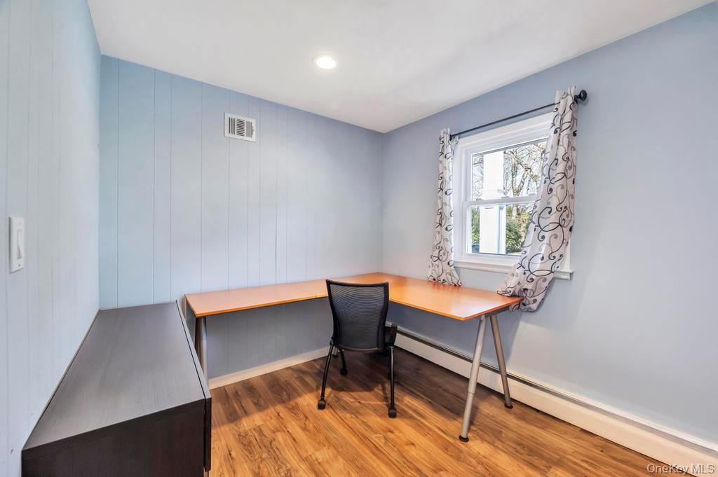 #20 photo, 10 Hunting Hill Road, Woodbury , NY 11797