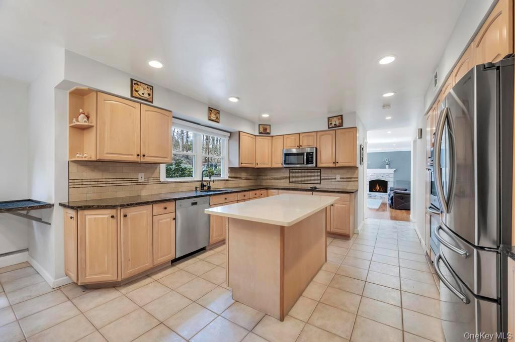 #3 photo, 10 Hunting Hill Road, Woodbury , NY 11797