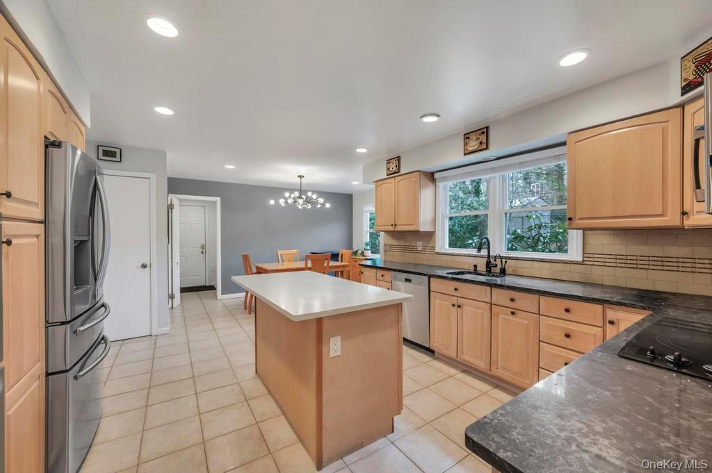 #5 photo, 10 Hunting Hill Road, Woodbury , NY 11797