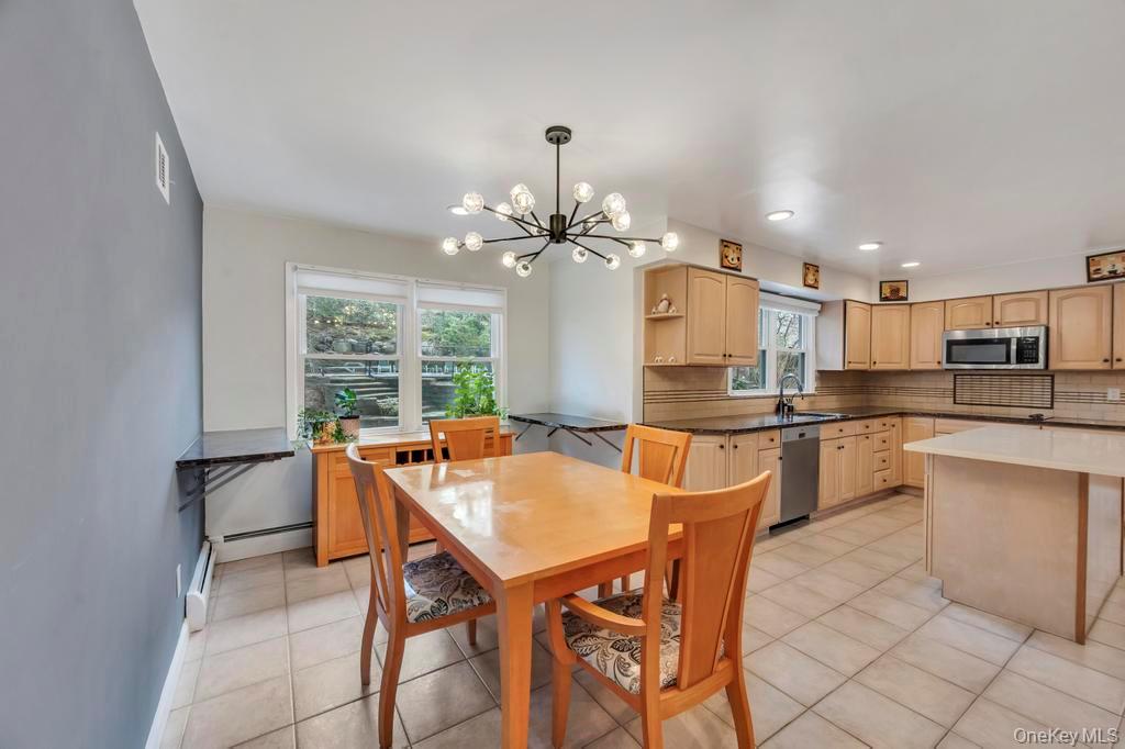 #6 photo, 10 Hunting Hill Road, Woodbury , NY 11797