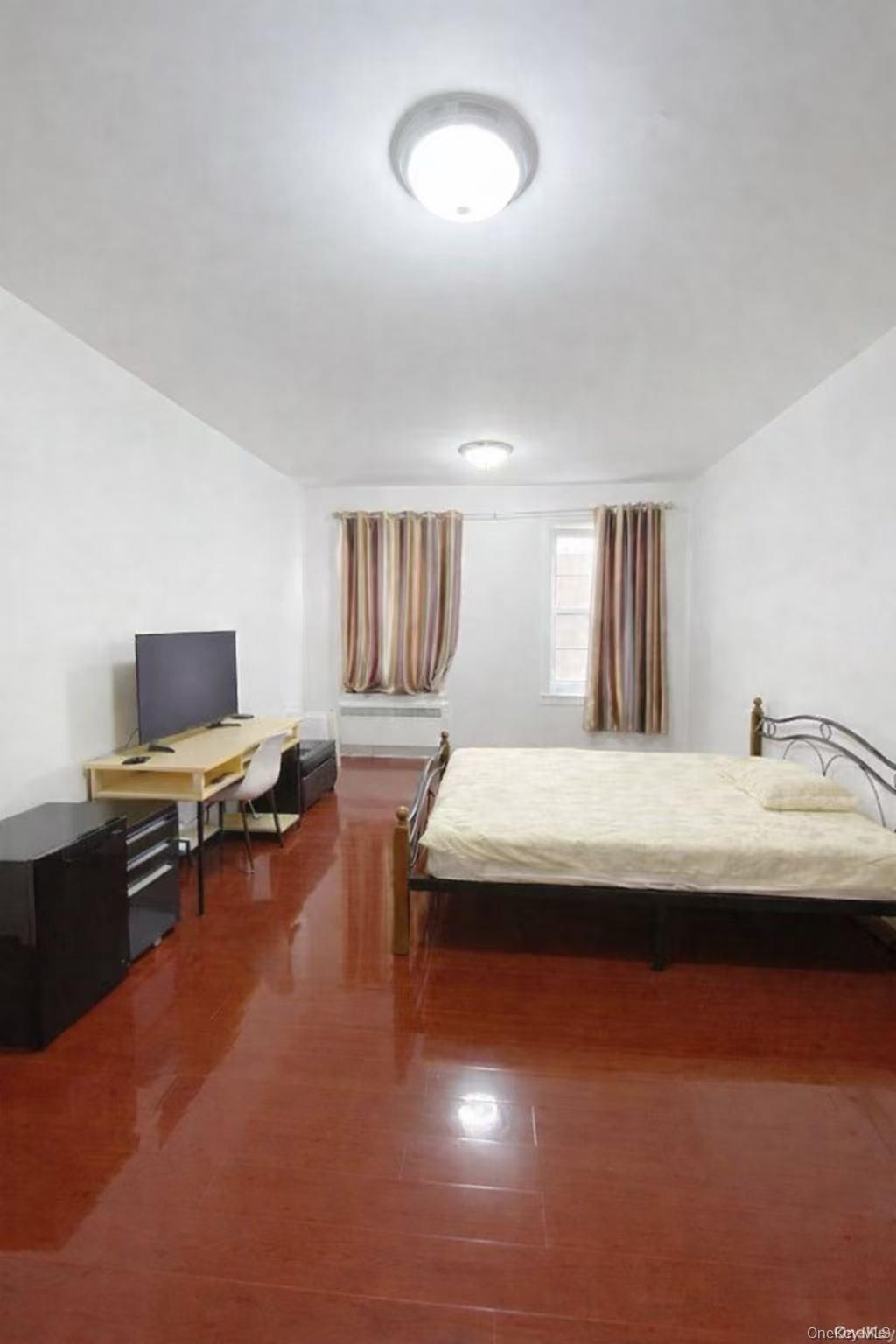 #4 photo, 88-11 Elmhurst Avenue, Elmhurst , NY 11373