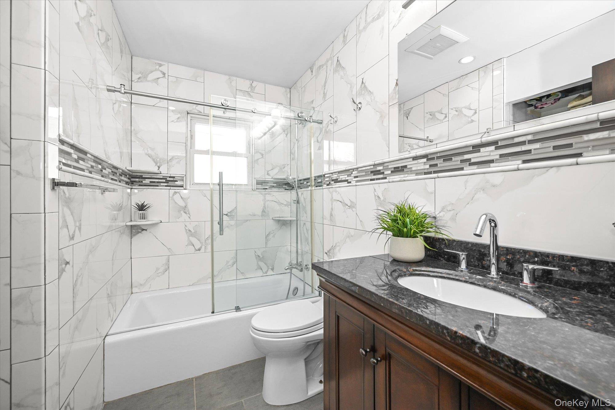 #15 photo, 8516 Abingdon Road, কুইন্‌স Kew Gardens , NY 11415