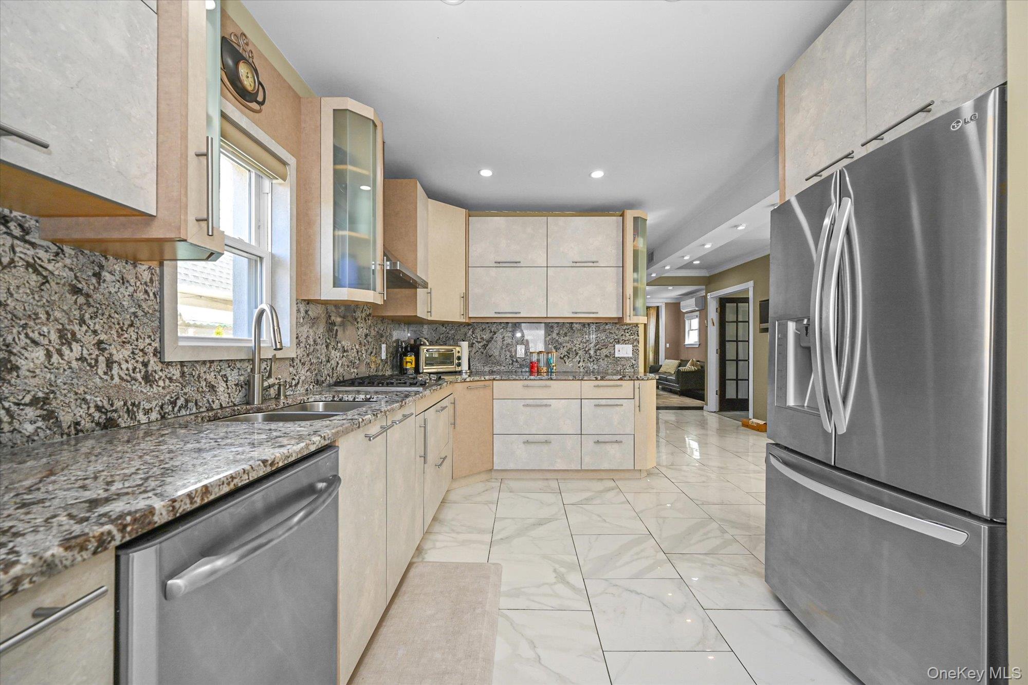 #7 photo, 8516 Abingdon Road, কুইন্‌স Kew Gardens , NY 11415