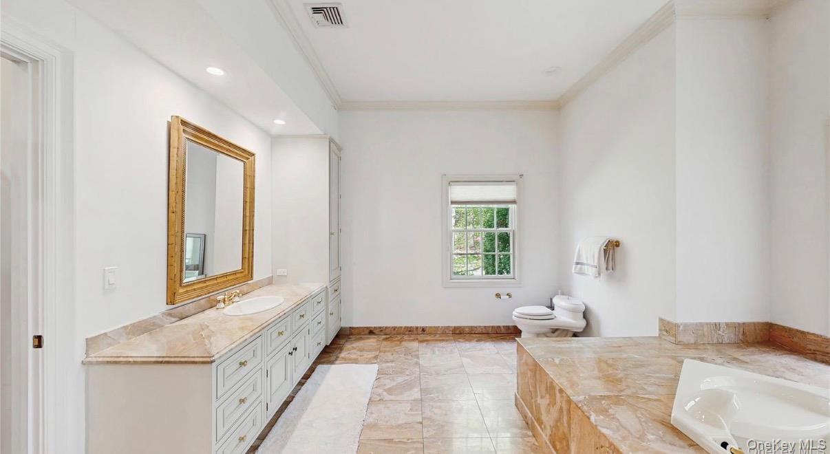 #16 photo, 406 Duck Pond, Locust Valley , NY 11560