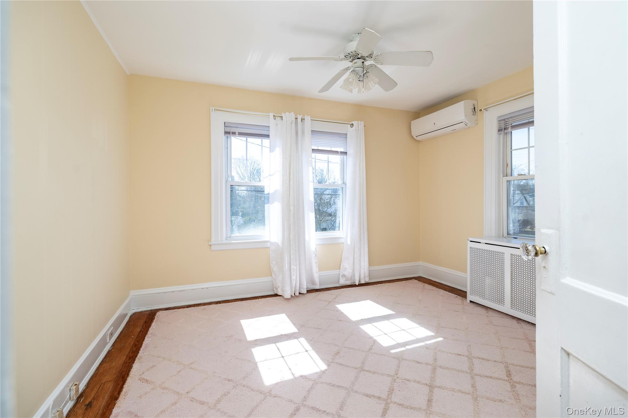 #17 photo, 65 Jarvis Place, Lynbrook , NY 11563