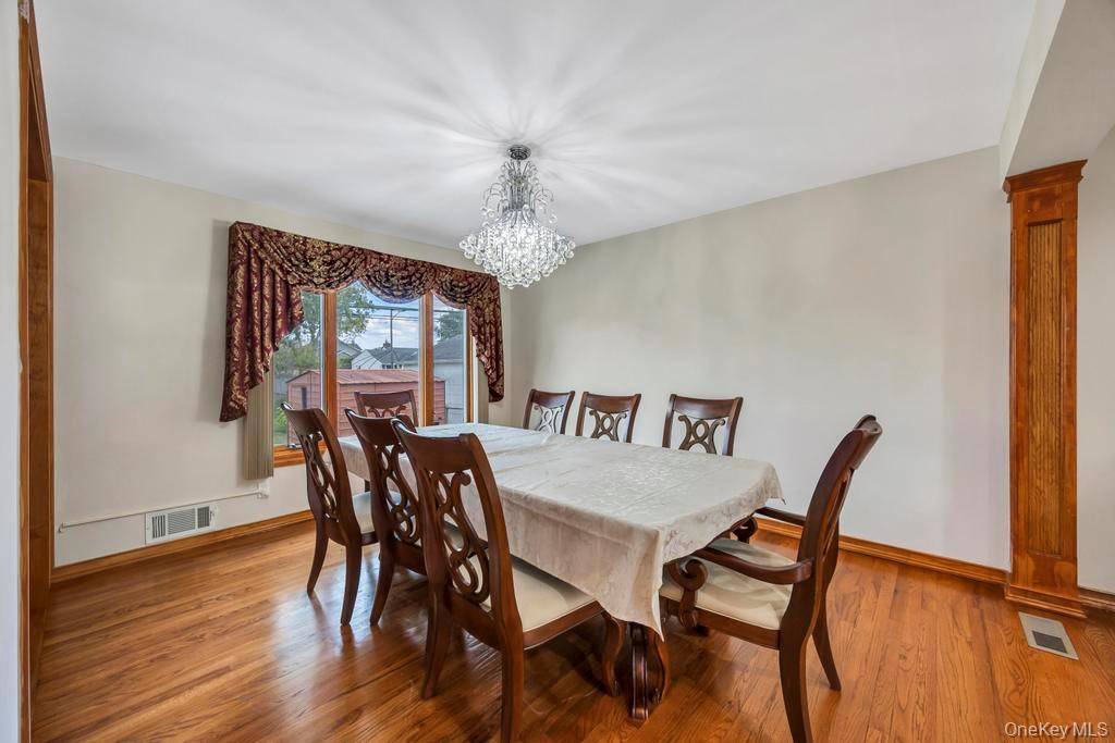 #11 photo, 30 Andover Lane, Hicksville , NY 11801