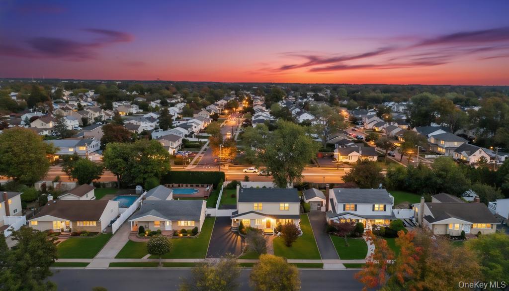 #4 photo, 30 Andover Lane, Hicksville , NY 11801