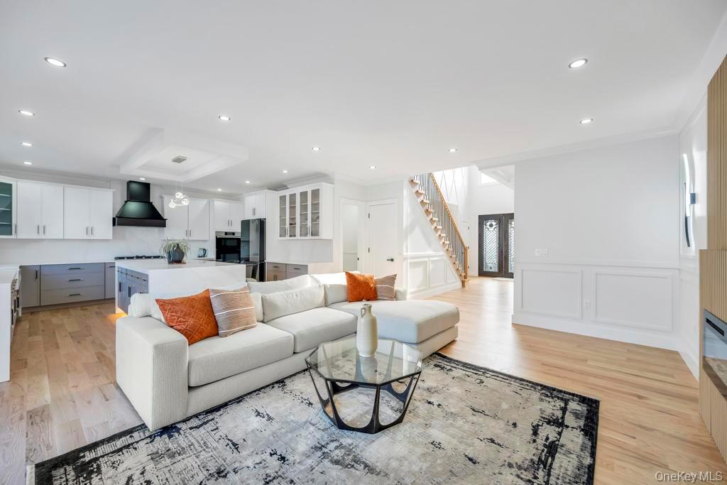 #11 photo, 14 Eve Lane, Levittown , NY 11756