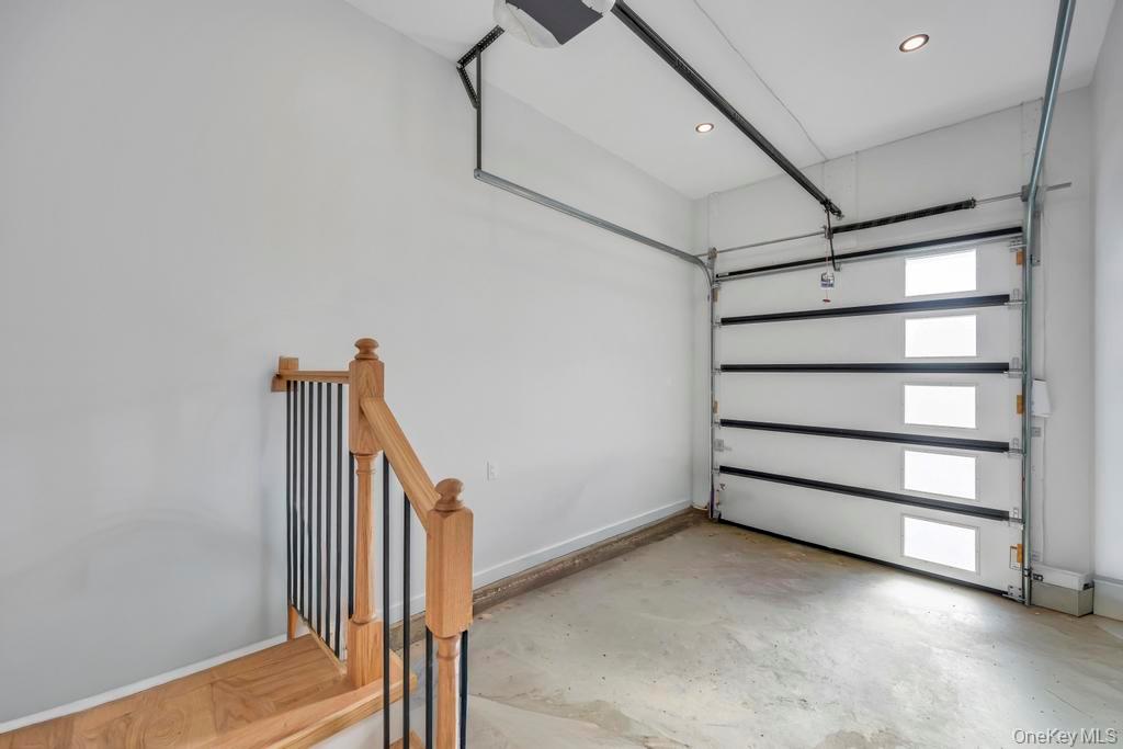 #19 photo, 14 Eve Lane, Levittown , NY 11756