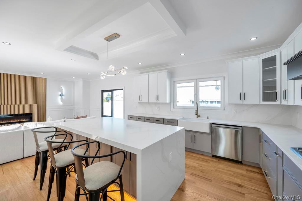 #6 photo, 14 Eve Lane, Levittown , NY 11756