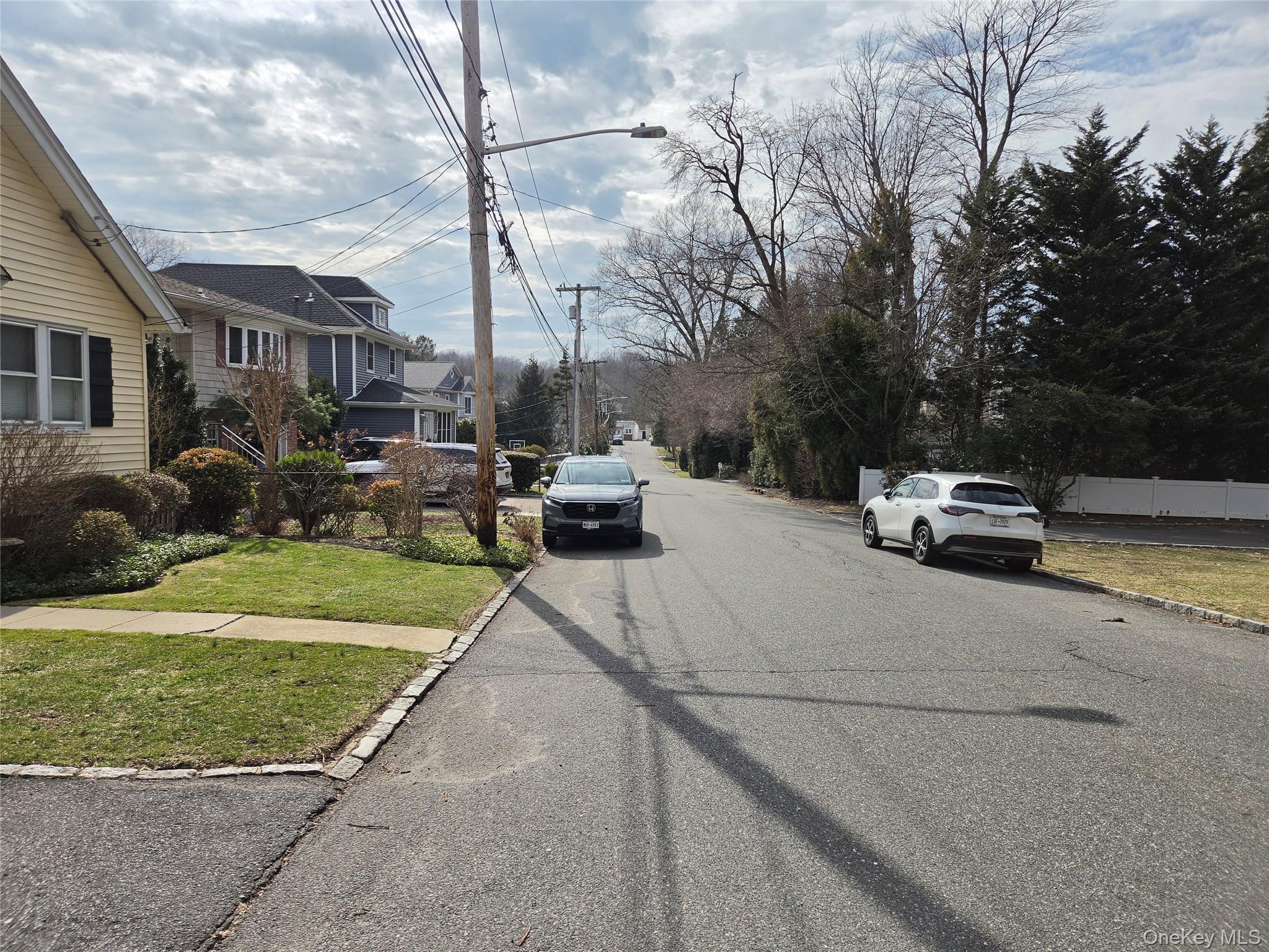 #6 photo, 54 Cocks Lane, Locust Valley , NY 11560