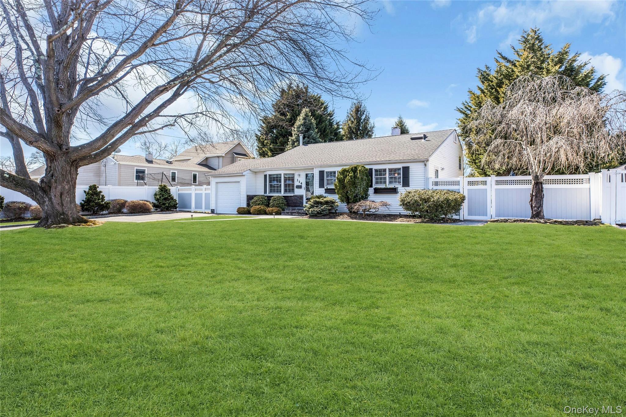 #2 photo, 114 Lowell Road, Sayville , NY 11782