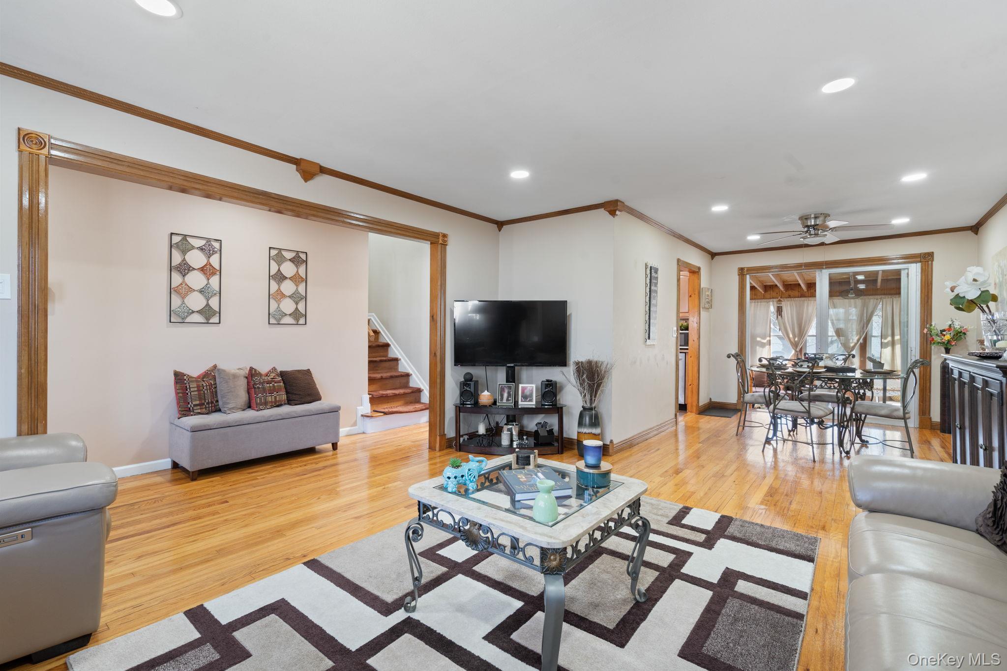 #4 photo, 572 S Bayview Avenue, নাসাউ কাউন্টি Freeport , NY 11520