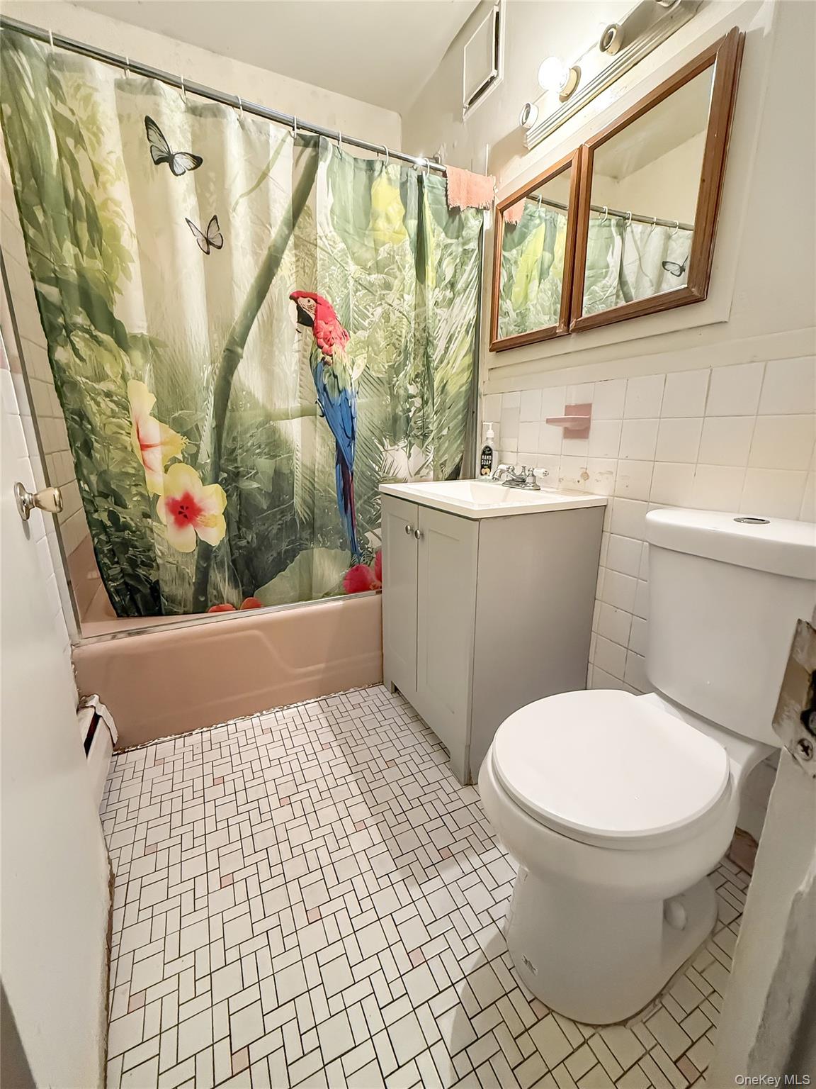 #4 photo, 4432 Baychester Avenue, Bronx , NY 10466