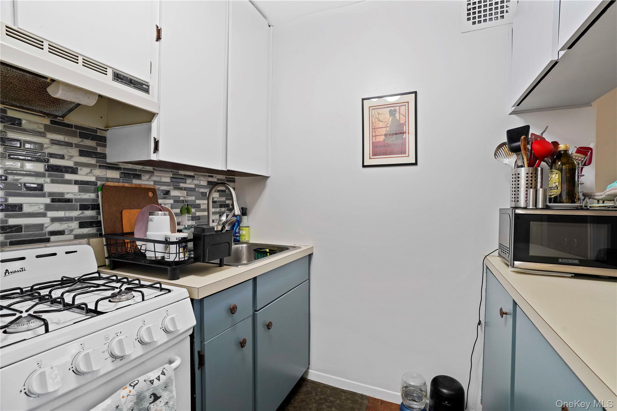 #11 photo, 80 E Hartsdale Avenue, Hartsdale , NY 10530