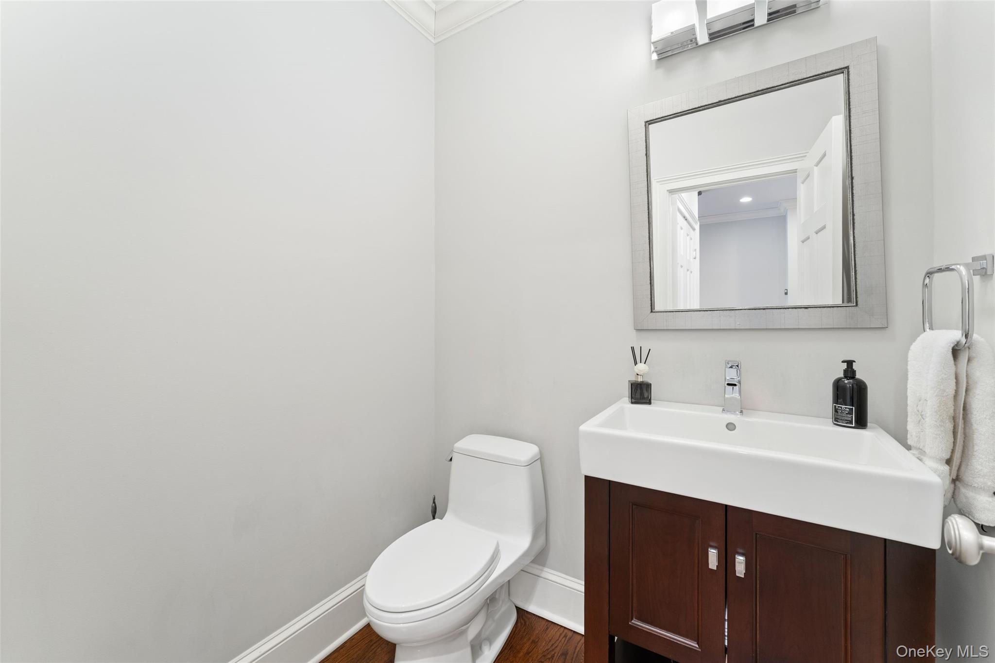 #14 photo, 326 Heathcote Road, Scarsdale , NY 10583