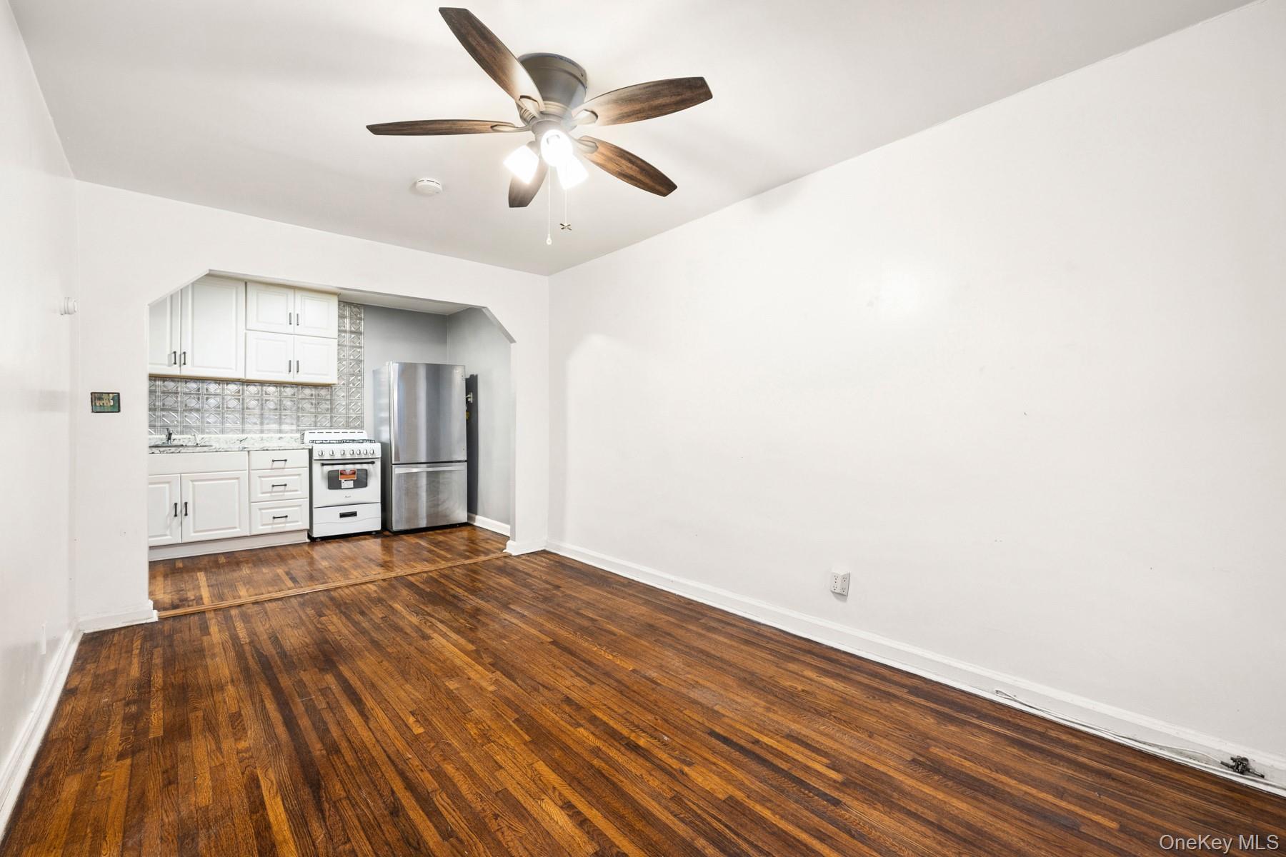 #13 photo, 1529 Hammersley Avenue, Bronx , NY 10469