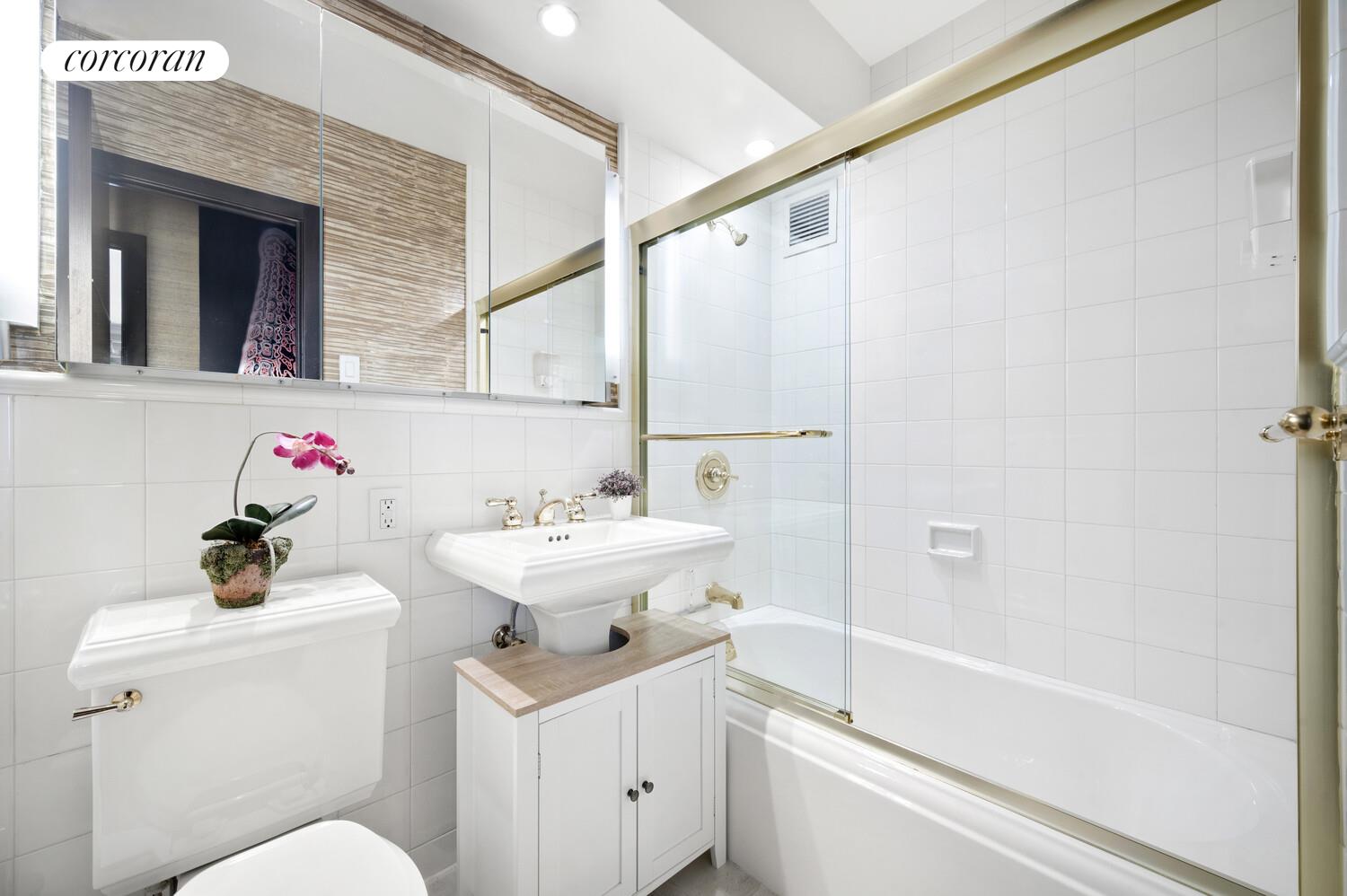 #11 photo, 340 E 64TH Street, ম্যানহাটন Lenox Hill , NY 10065