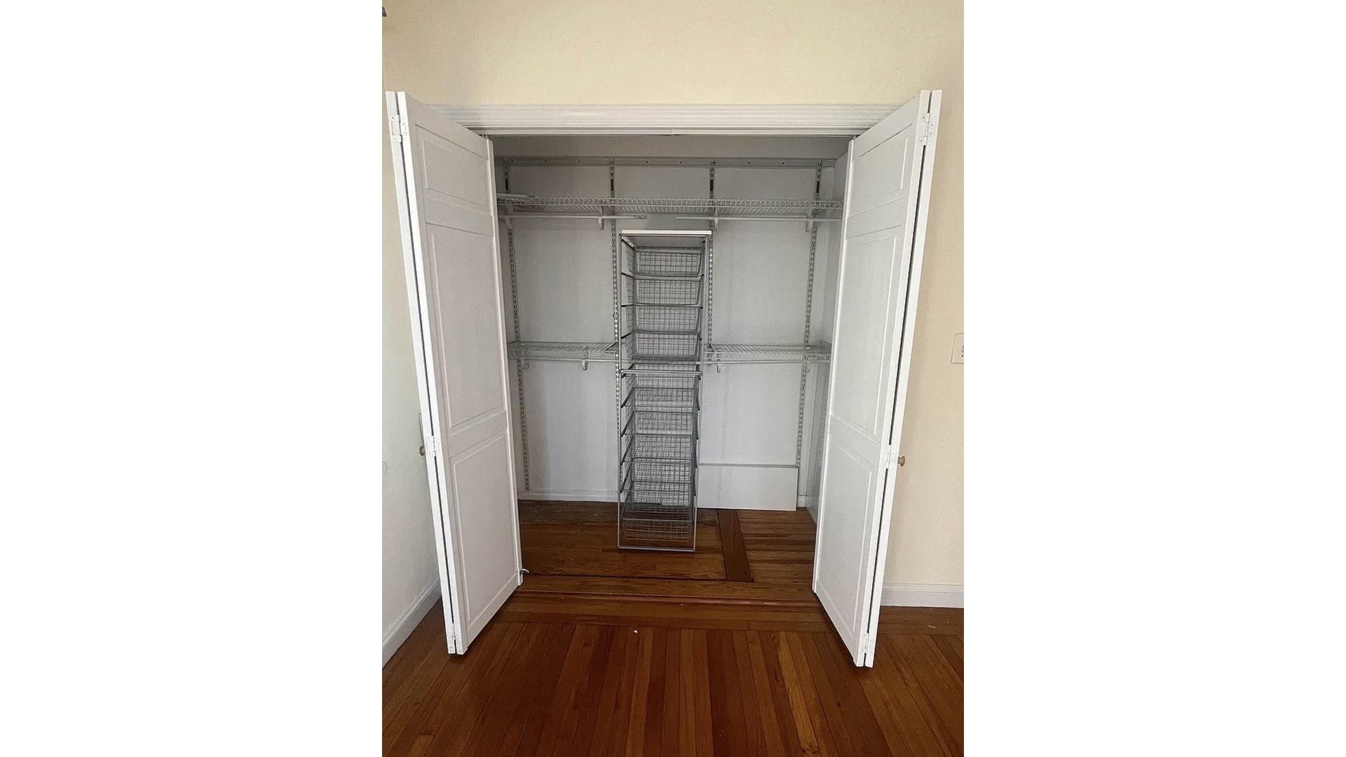 #13 photo, 3015 RIVERDALE Avenue, Kingsbridge , NY 10463