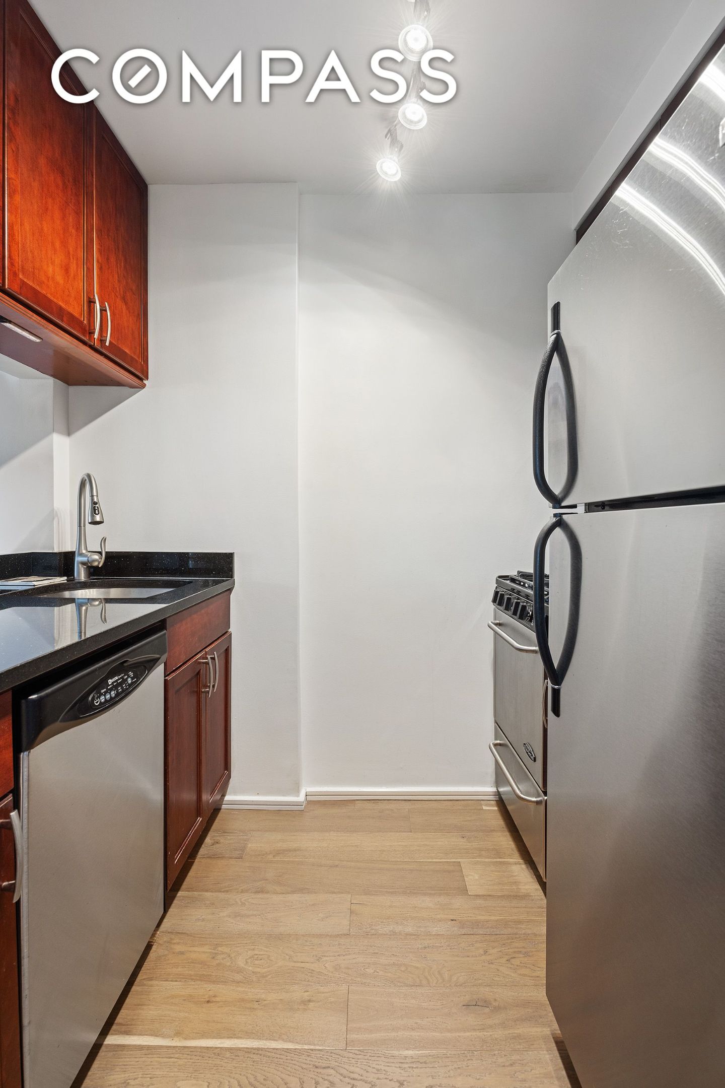 #5 photo, 415 E 85th Street, ম্যানহাটন Upper East Side , NY 10028