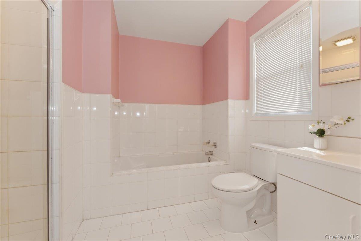 #18 photo, 373 Northfield Road, Woodmere , NY 11598