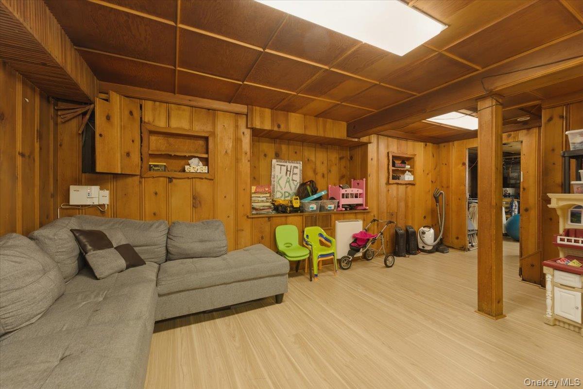 #19 photo, 373 Northfield Road, Woodmere , NY 11598