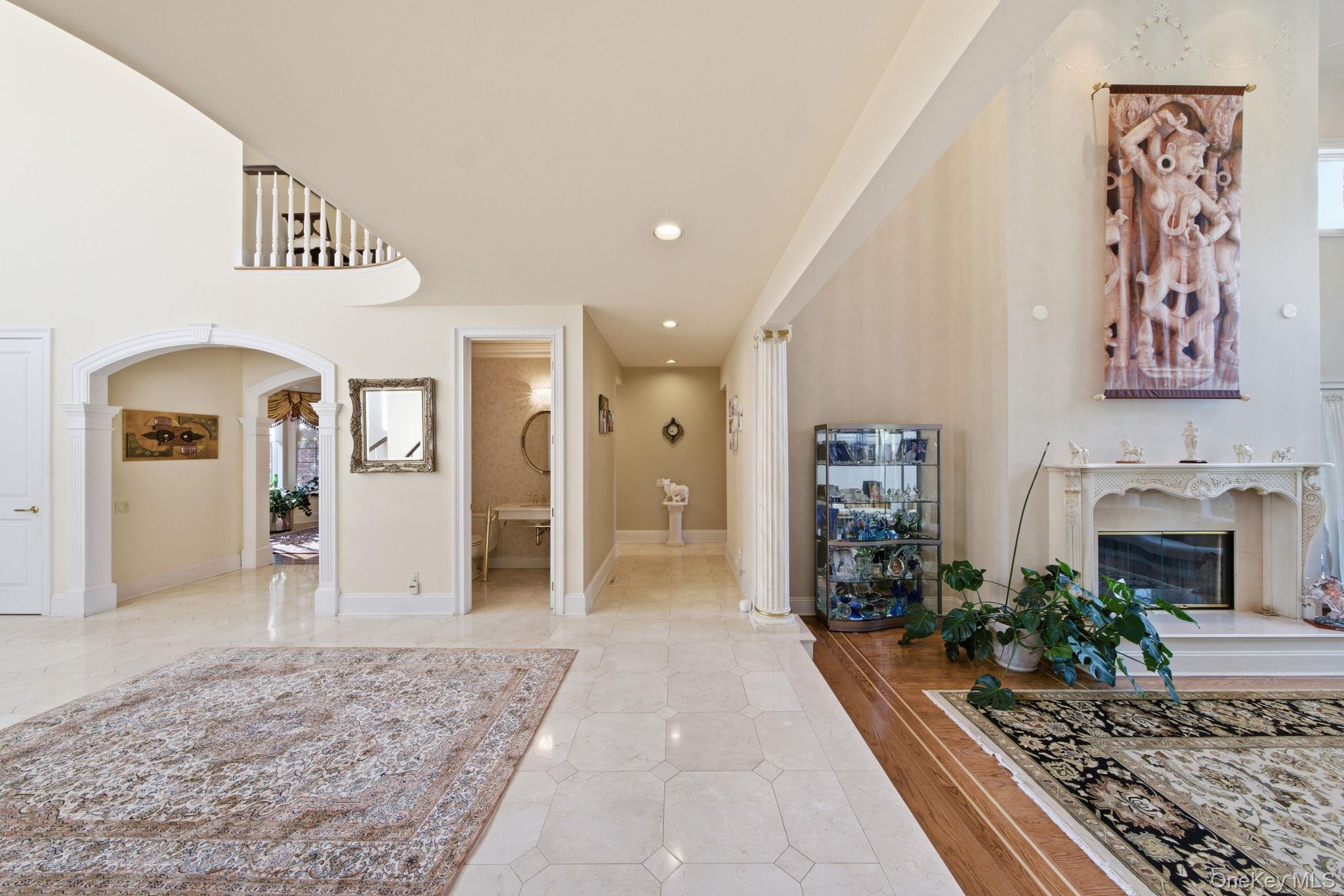 #11 photo, 19 Cobblestone Court, Centerport , NY 11721