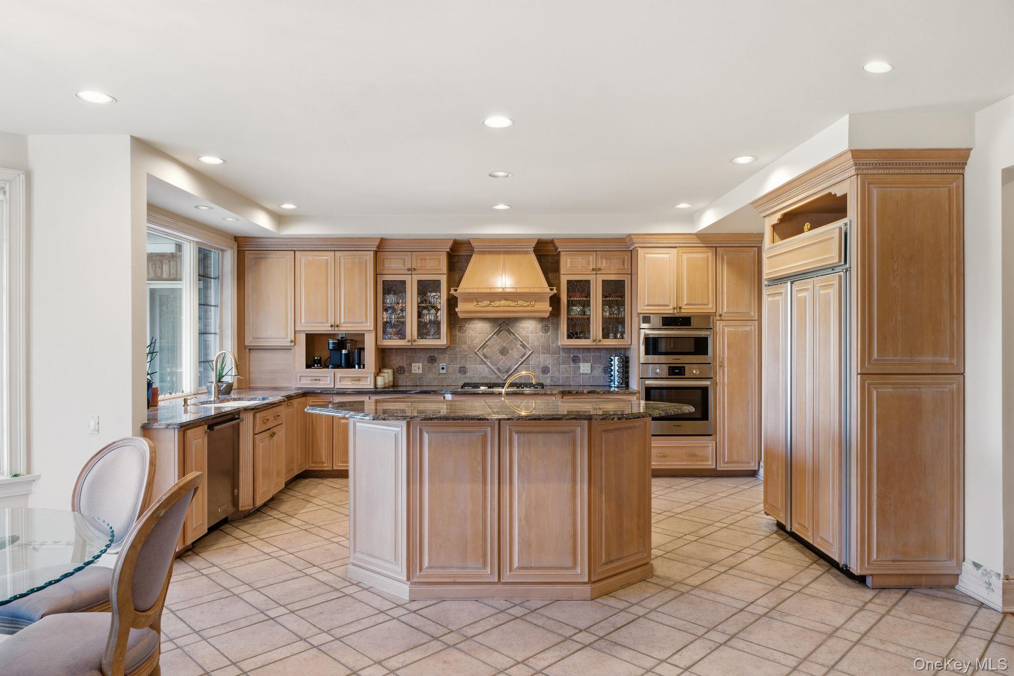 #18 photo, 19 Cobblestone Court, Centerport , NY 11721