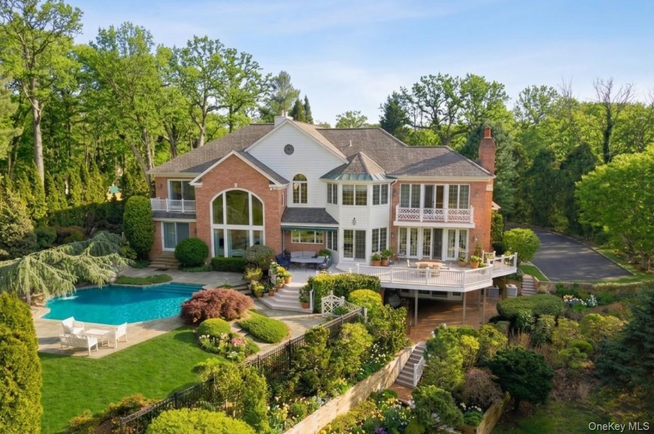 #2 photo, 19 Cobblestone Court, Centerport , NY 11721