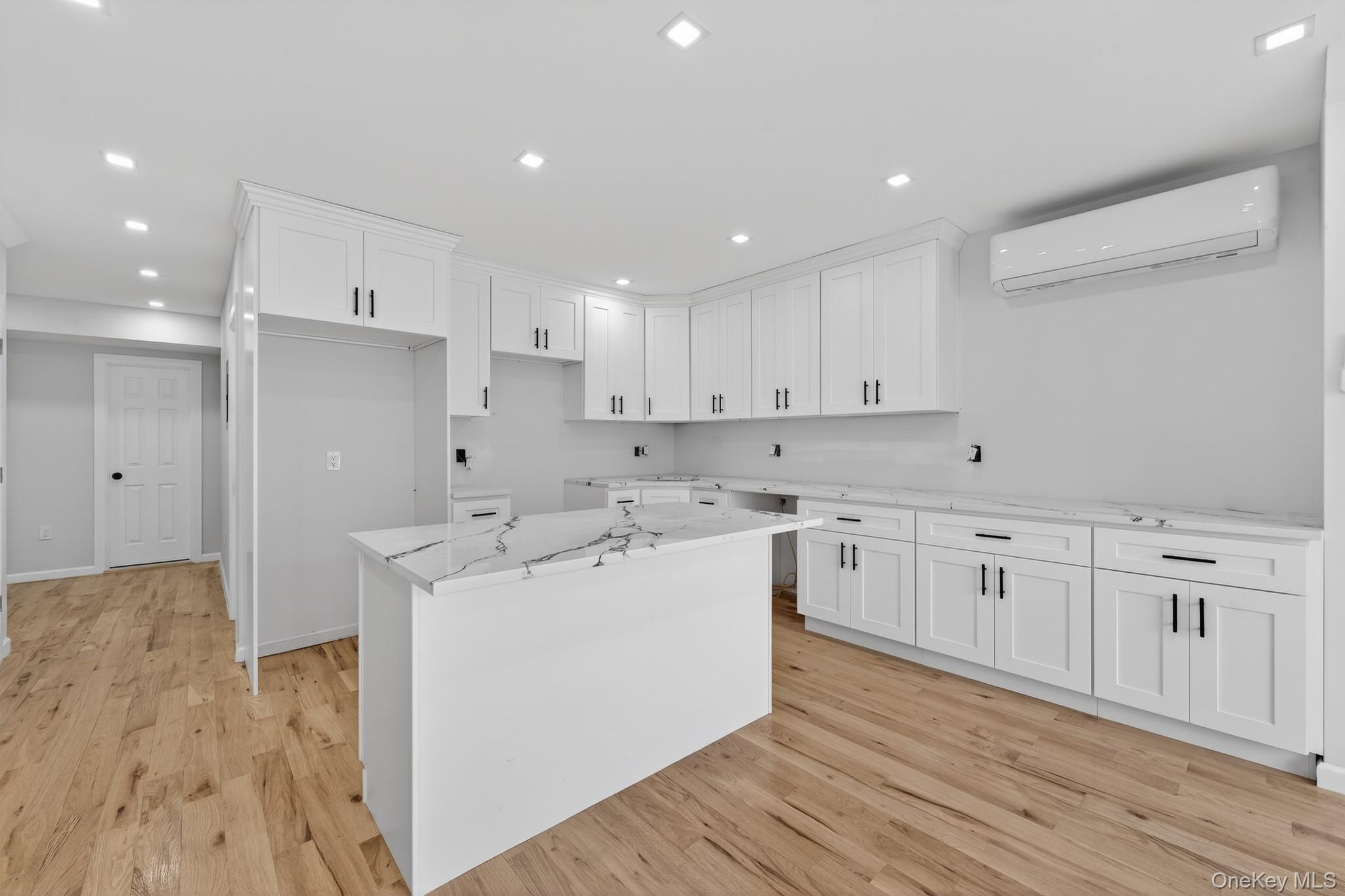 #4 photo, 19450 Murdock Avenue, Saint Albans , NY 11412