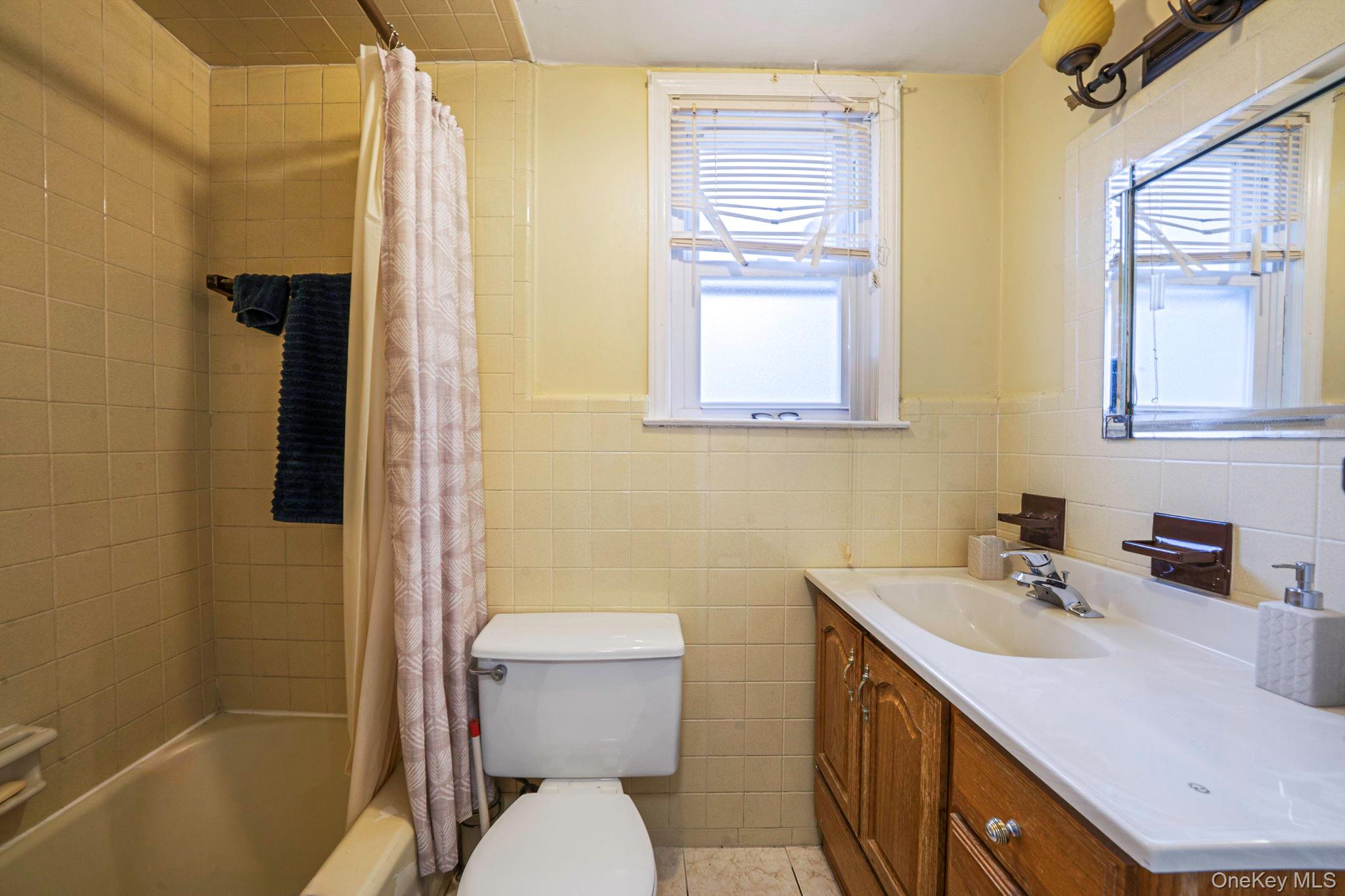 #17 photo, 24718 137th Avenue, Rosedale , NY 11422