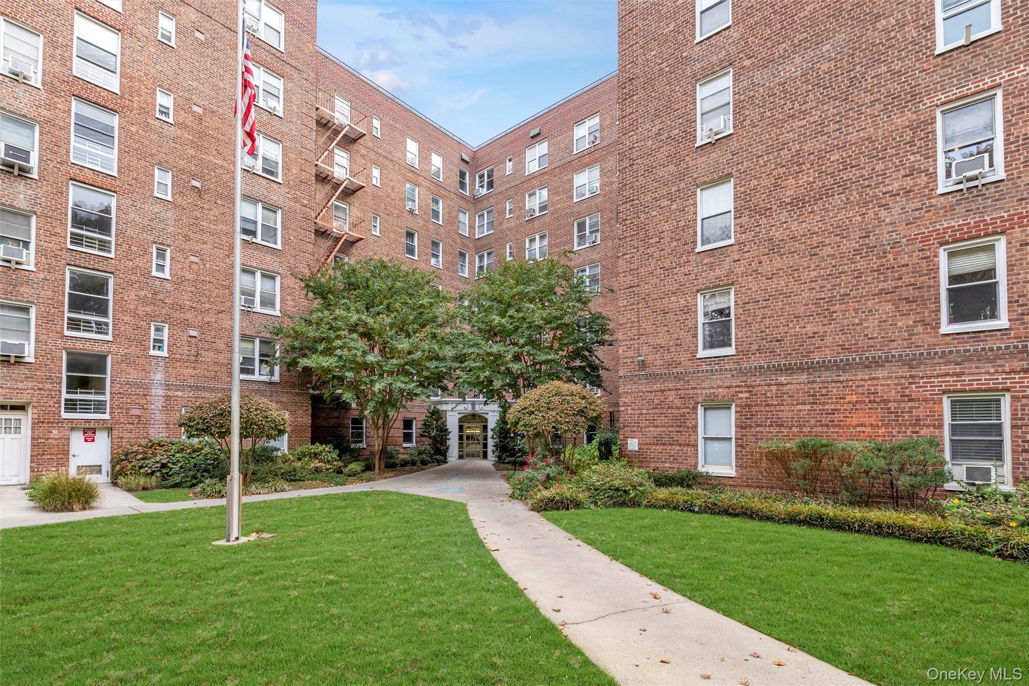 #1 photo, 72-61 113th Street, Forest Hills , NY 11375