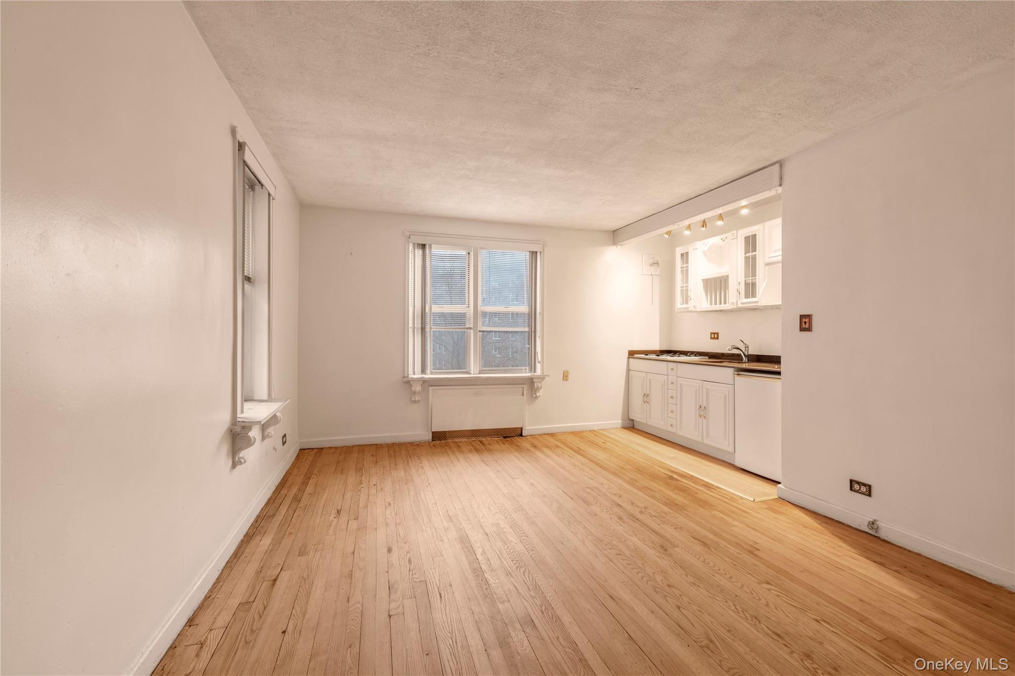 #2 photo, 72-61 113th Street, Forest Hills , NY 11375