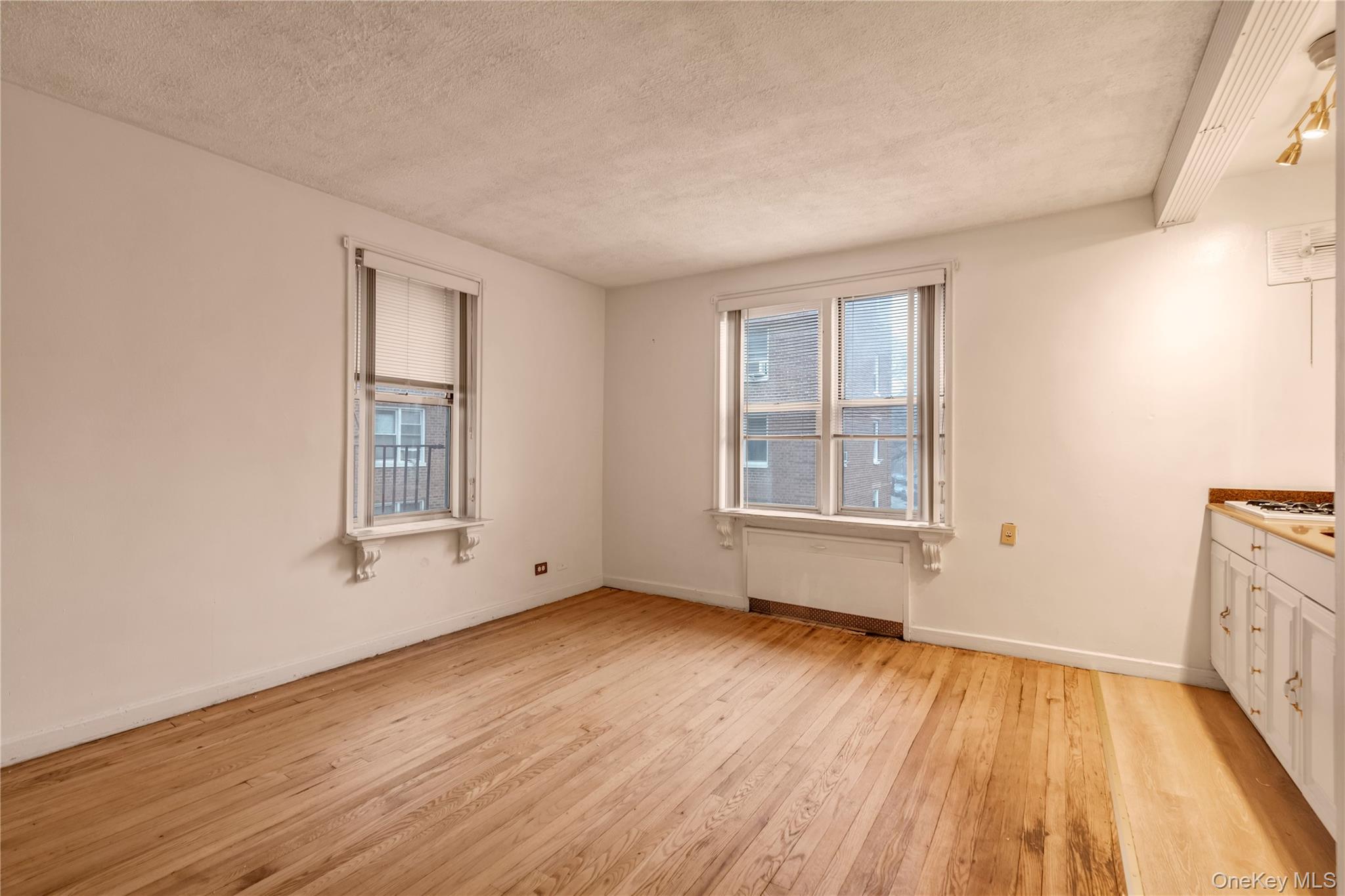 #4 photo, 72-61 113th Street, Forest Hills , NY 11375