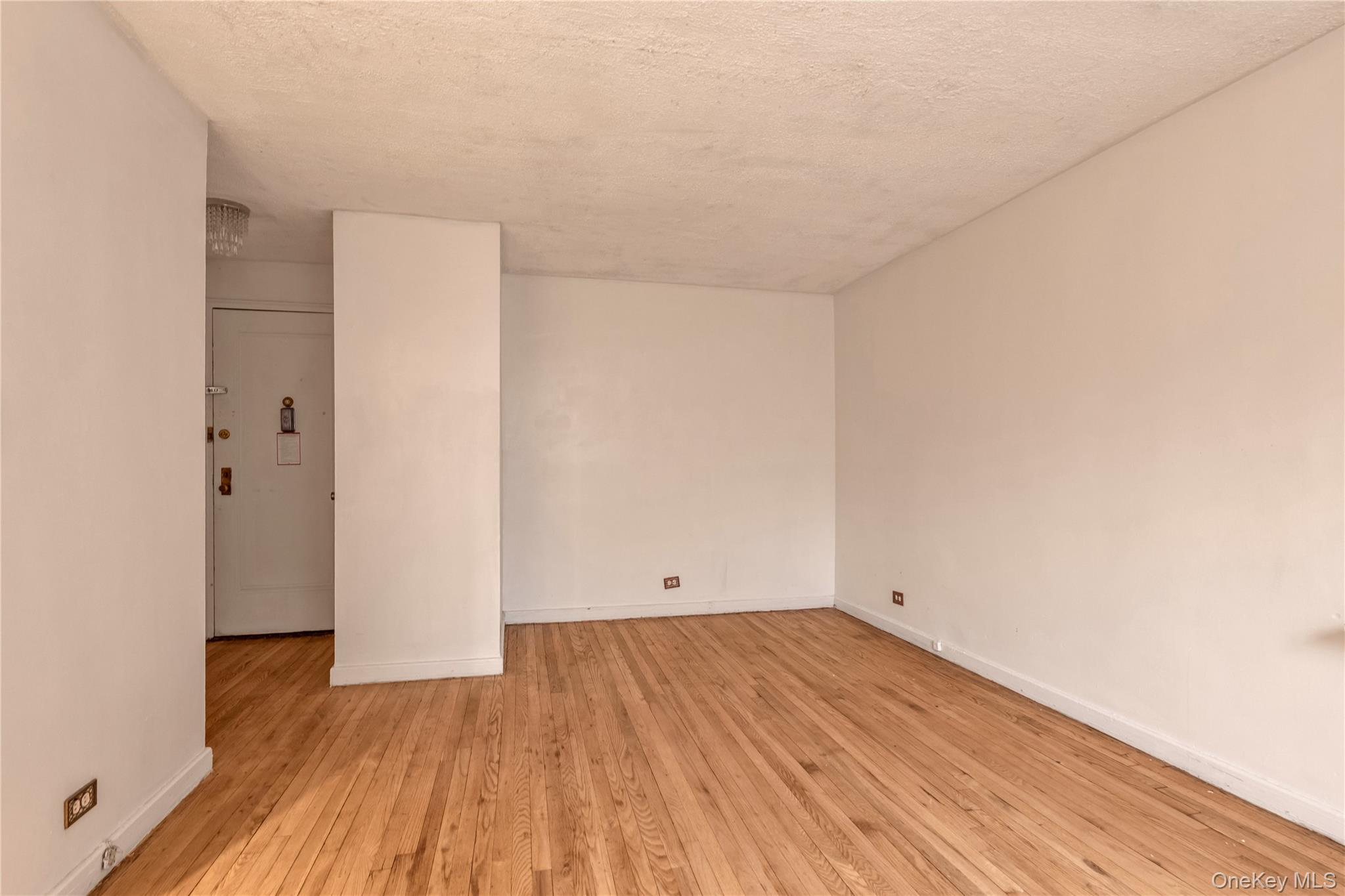 #5 photo, 72-61 113th Street, Forest Hills , NY 11375