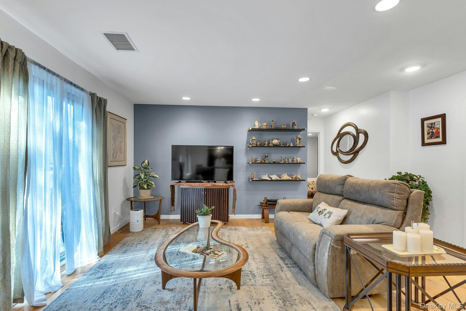 #7 photo, 864 Skyline Drive, সাফোক কাউন্টি Coram , NY 11727