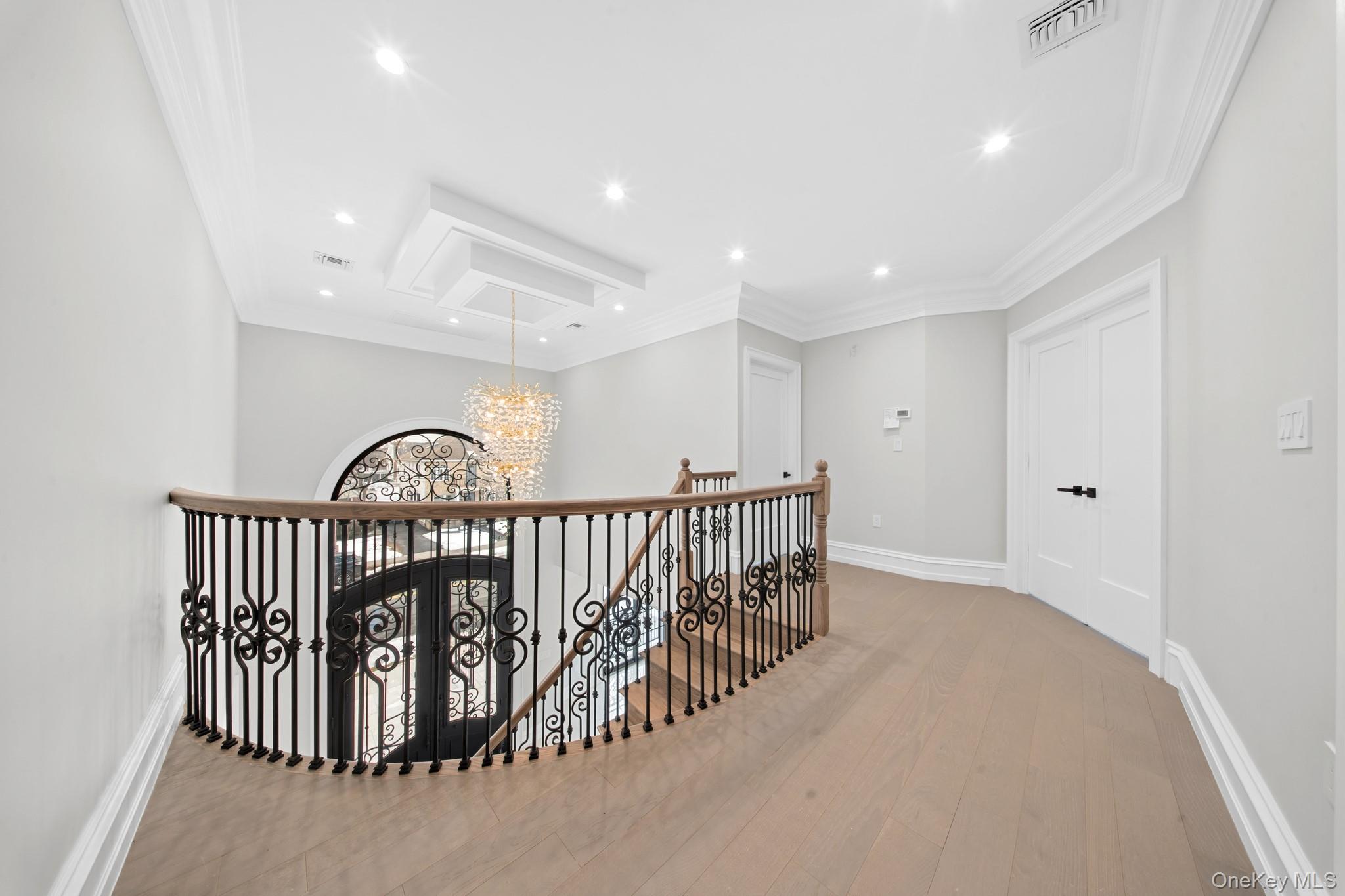 #10 photo, 25909 81st Avenue, Glen Oaks , NY 11004