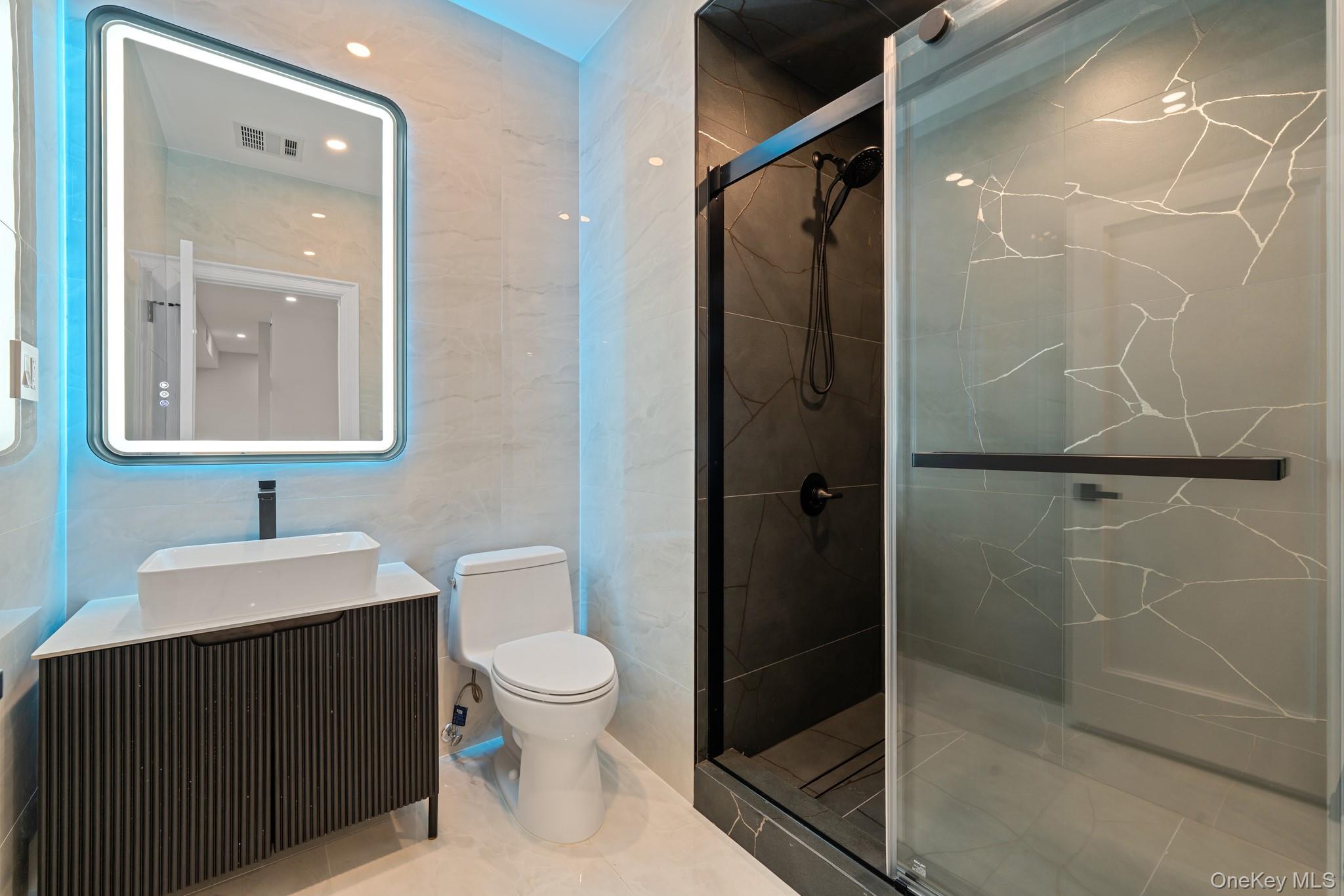 #17 photo, 25909 81st Avenue, Glen Oaks , NY 11004