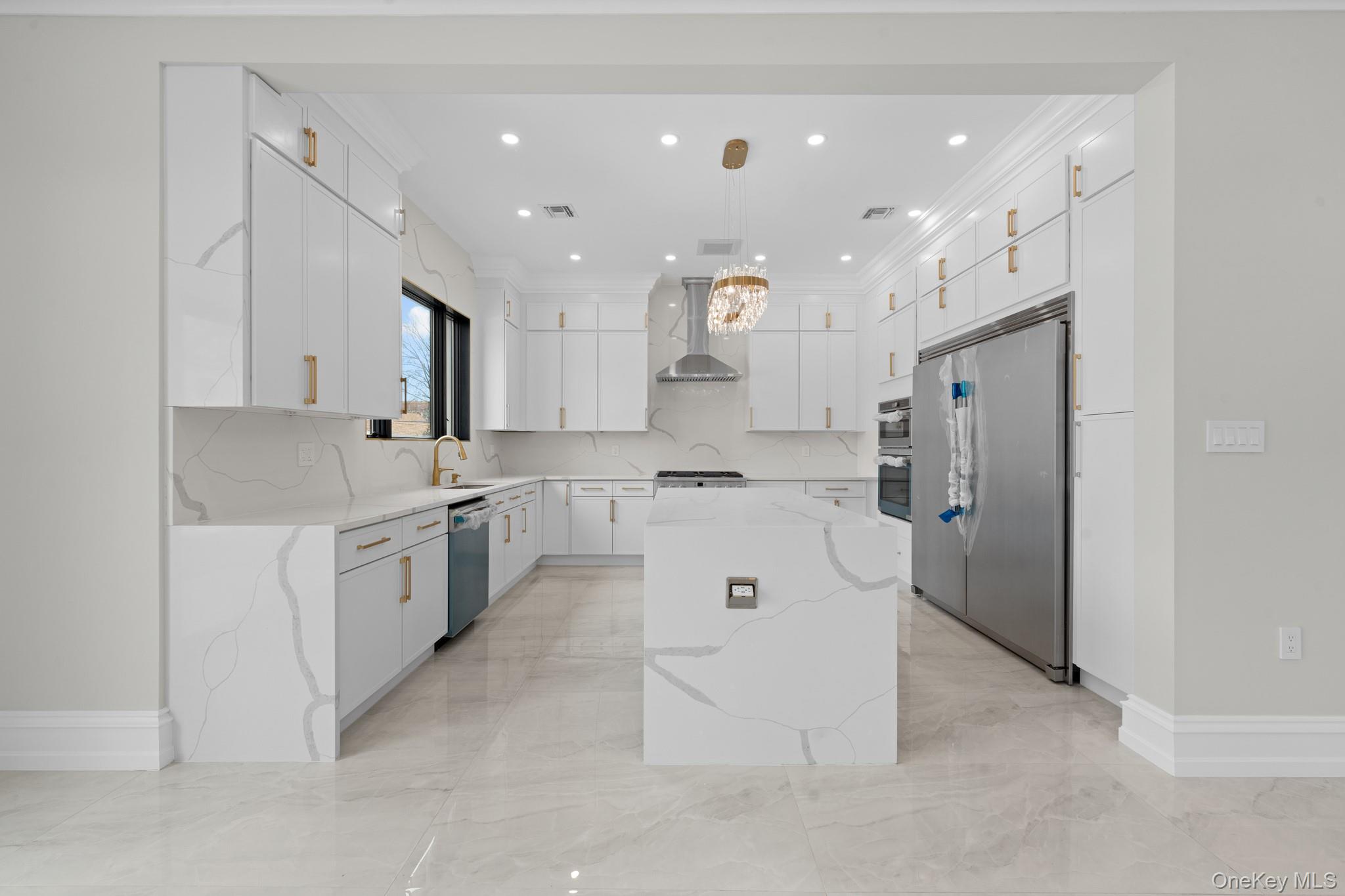 #4 photo, 25909 81st Avenue, Glen Oaks , NY 11004