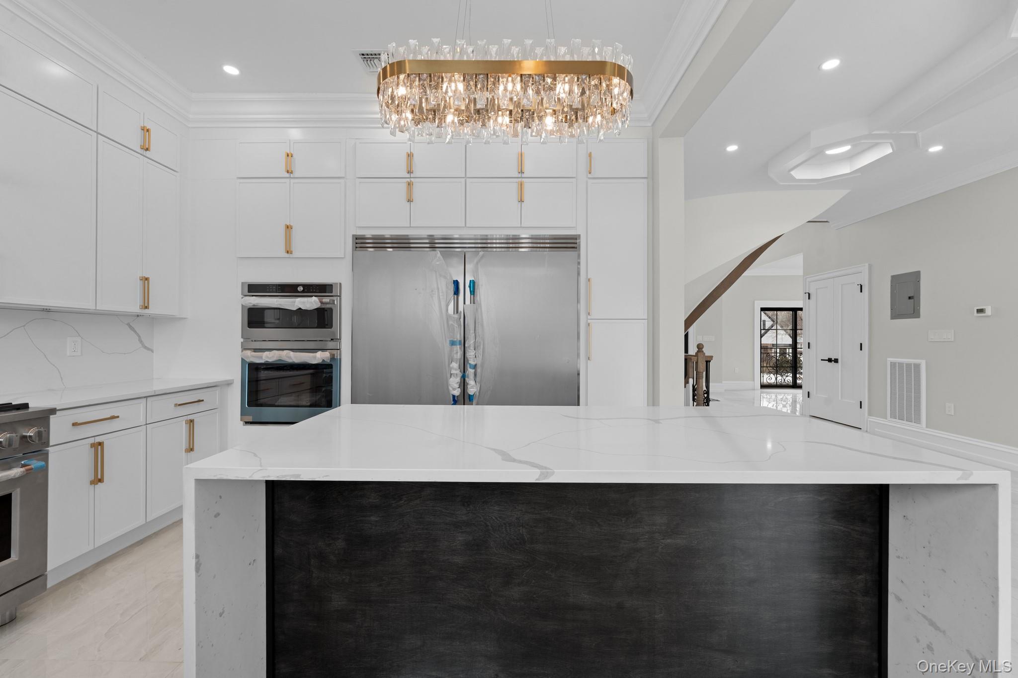 #7 photo, 25909 81st Avenue, Glen Oaks , NY 11004