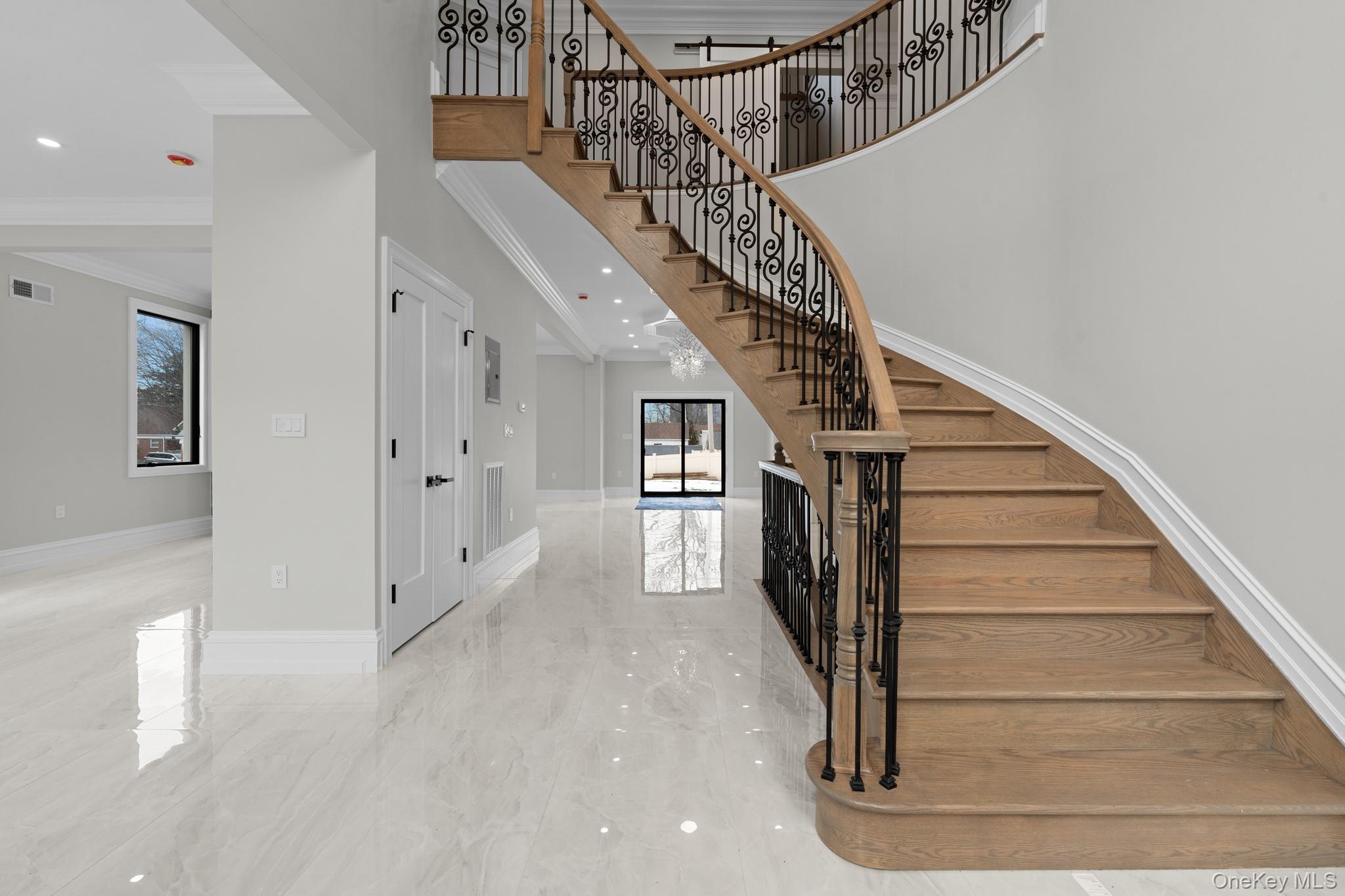 #9 photo, 25909 81st Avenue, Glen Oaks , NY 11004