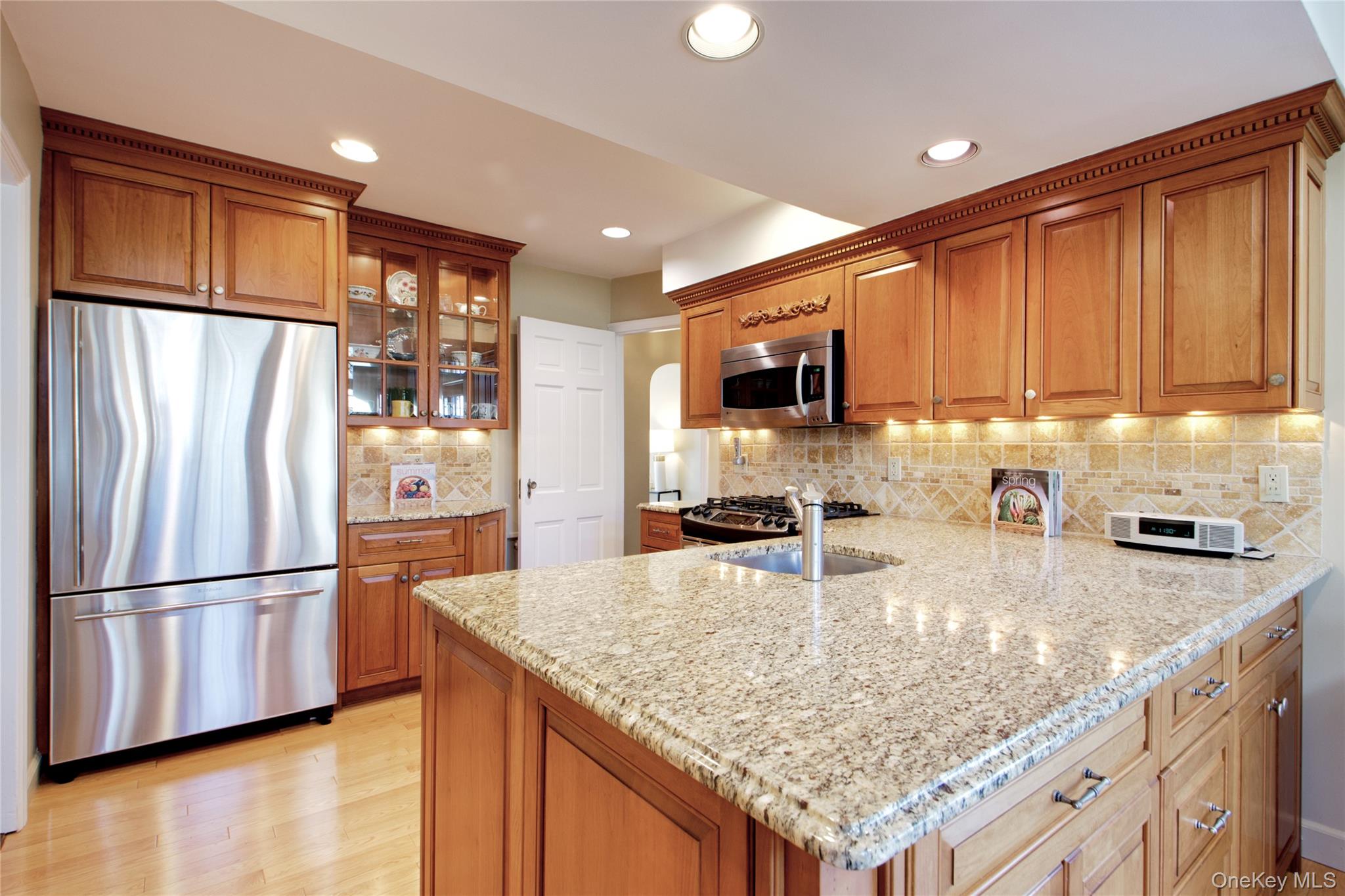 #12 photo, 139 Garden Street, Garden City , NY 11530