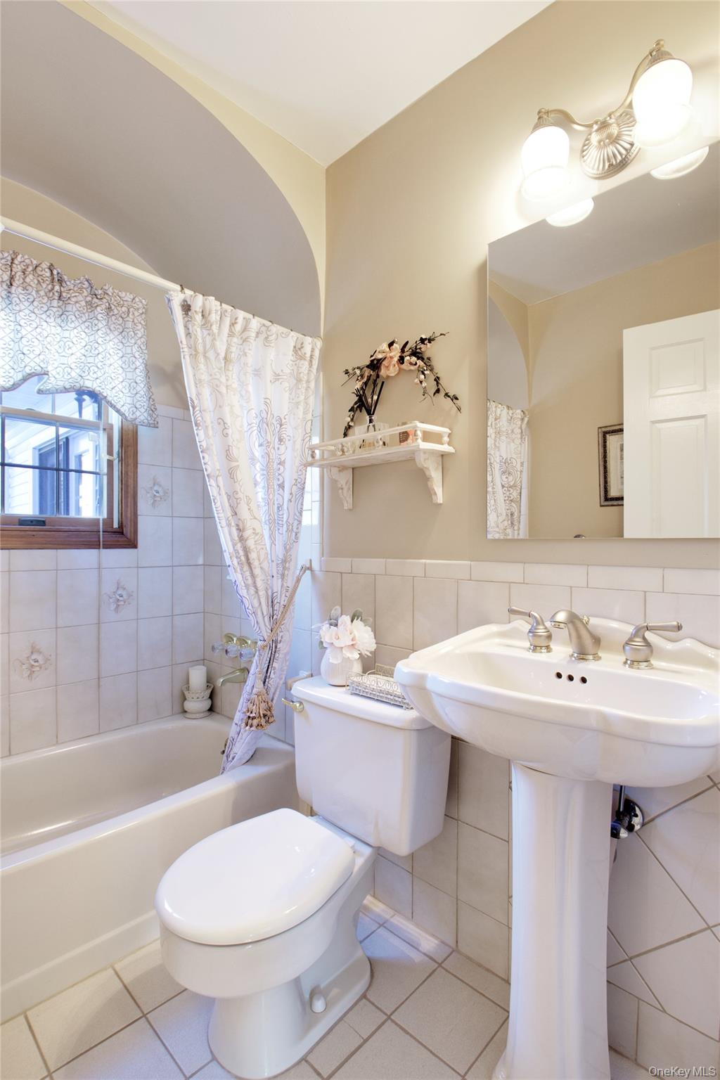 #16 photo, 139 Garden Street, Garden City , NY 11530