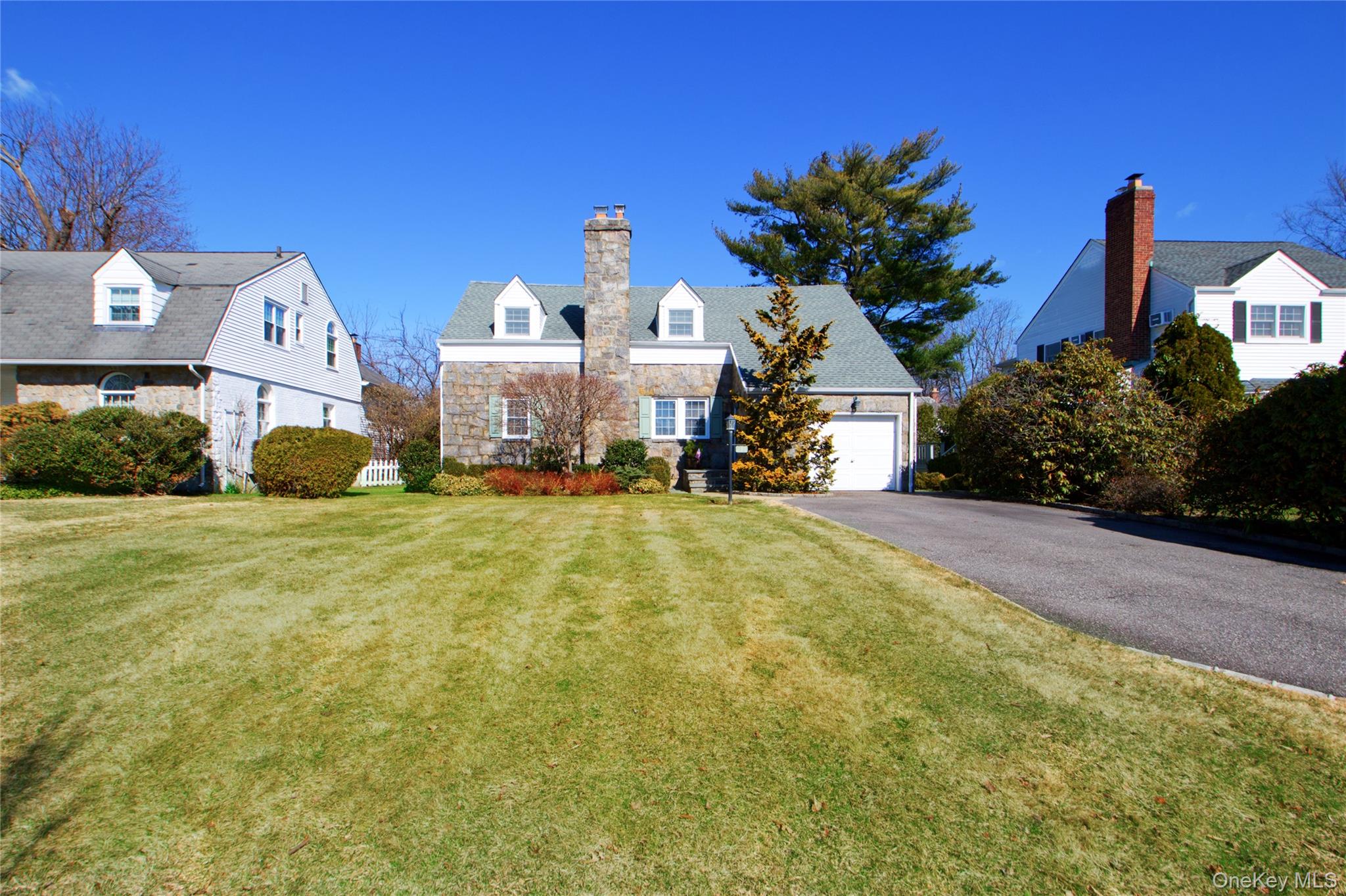 #2 photo, 139 Garden Street, Garden City , NY 11530