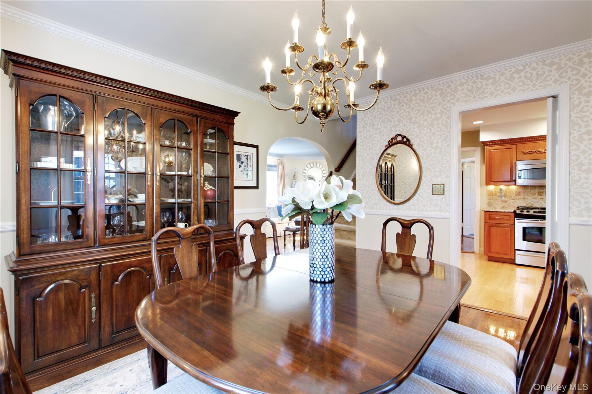 #8 photo, 139 Garden Street, Garden City , NY 11530