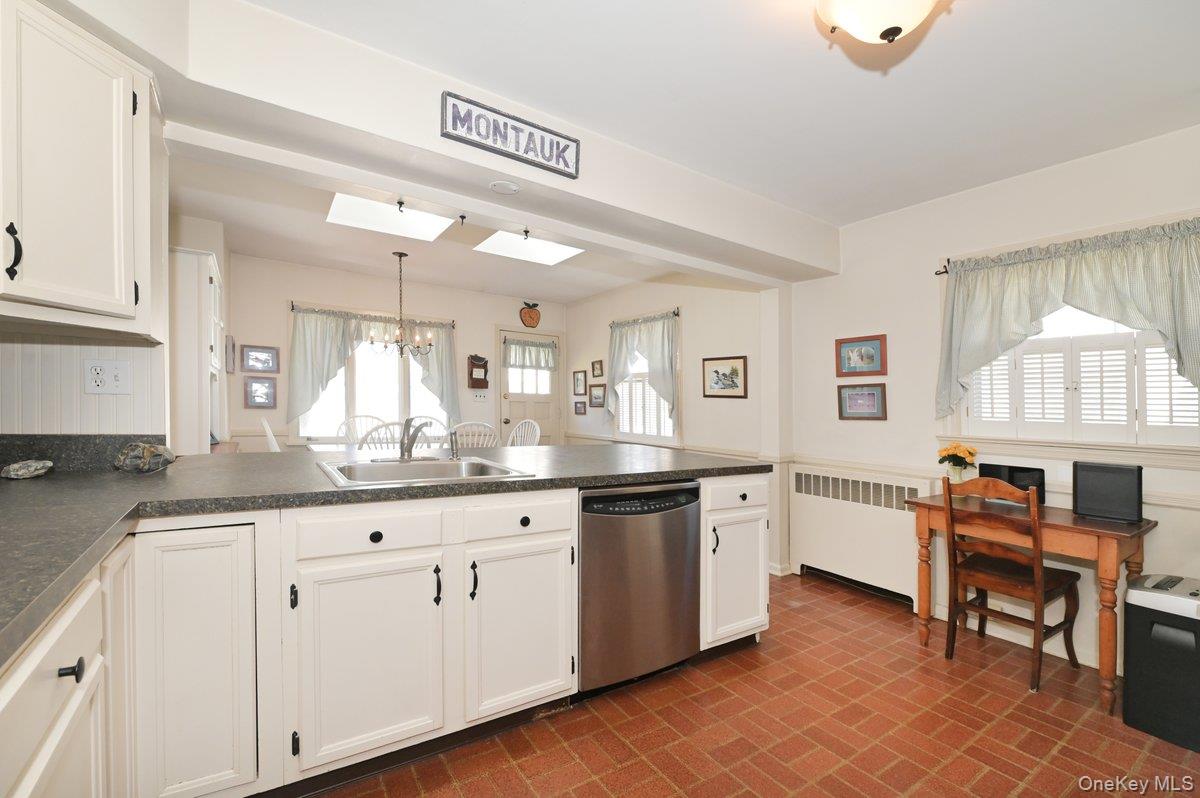 #12 photo, 146 Kildare Road, Garden City , NY 11530